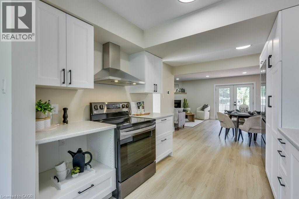 Photo 9 of 38 for 246 Martinet Avenue