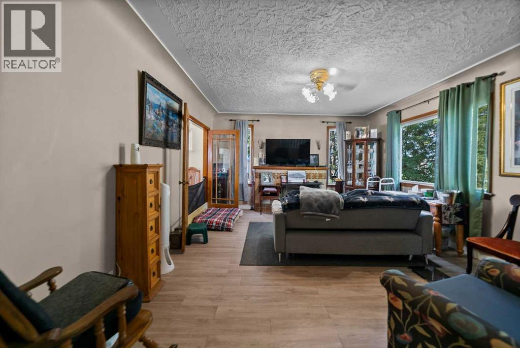 4832 51 Street, Innisfree, Alberta  T0B 2G0 - Photo 7 - A2239199