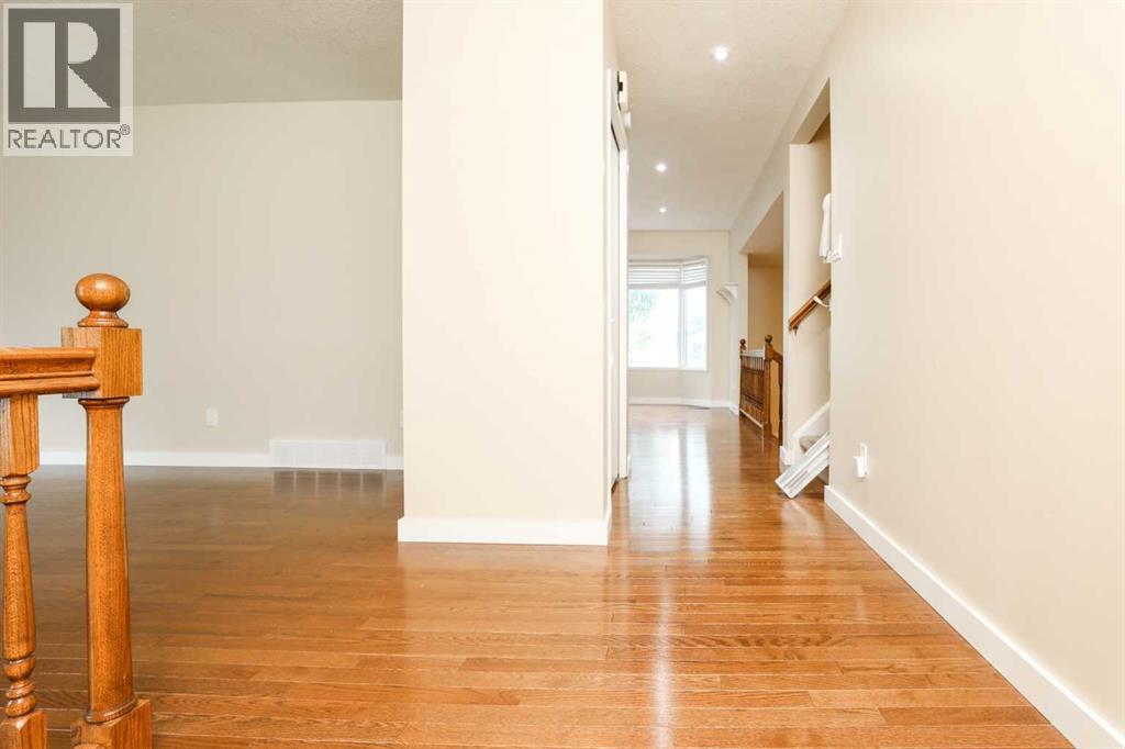 Property at 3 Temple Boulevard W image 2