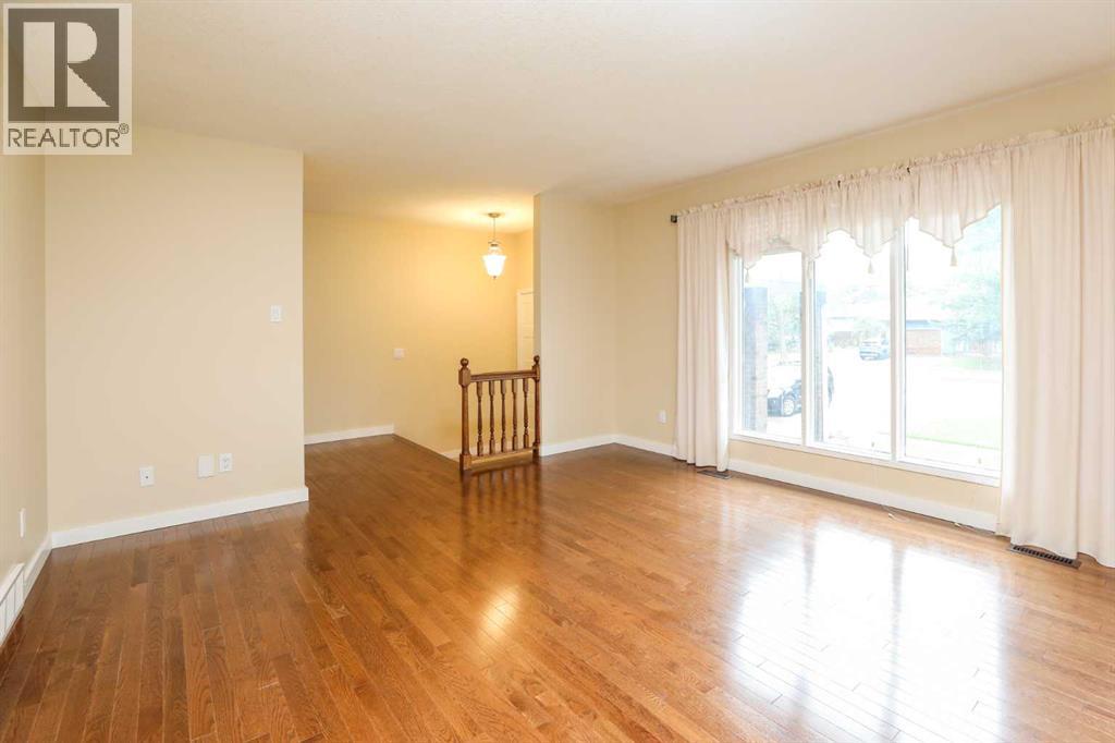 Property at 3 Temple Boulevard W image 5
