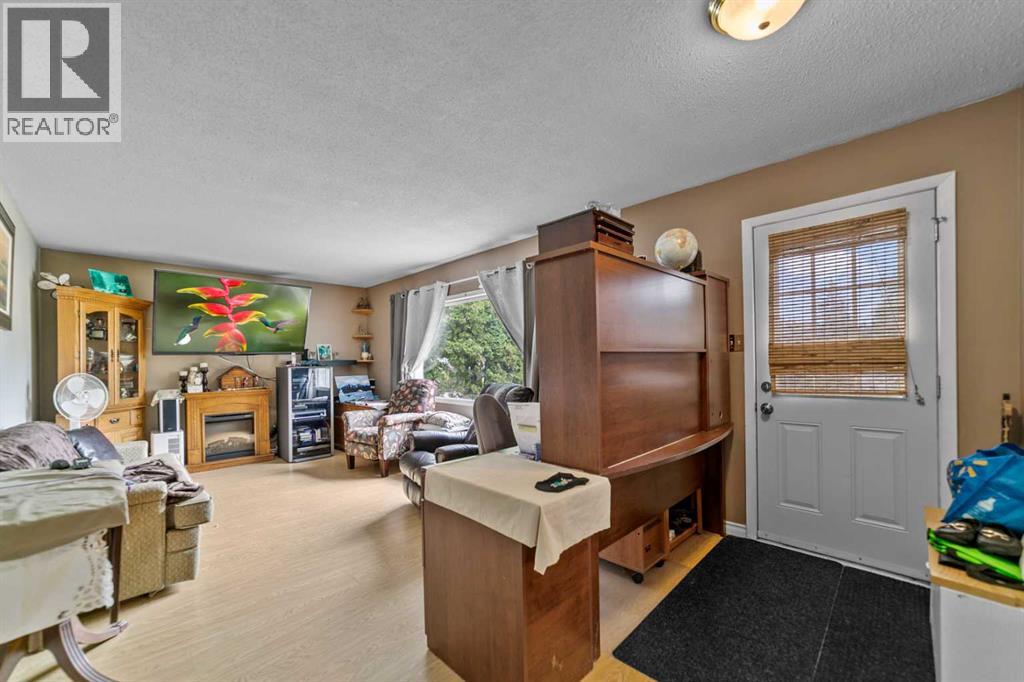 4903 53 Street, Innisfree, Alberta  T0B 2G0 - Photo 4 - A2241105