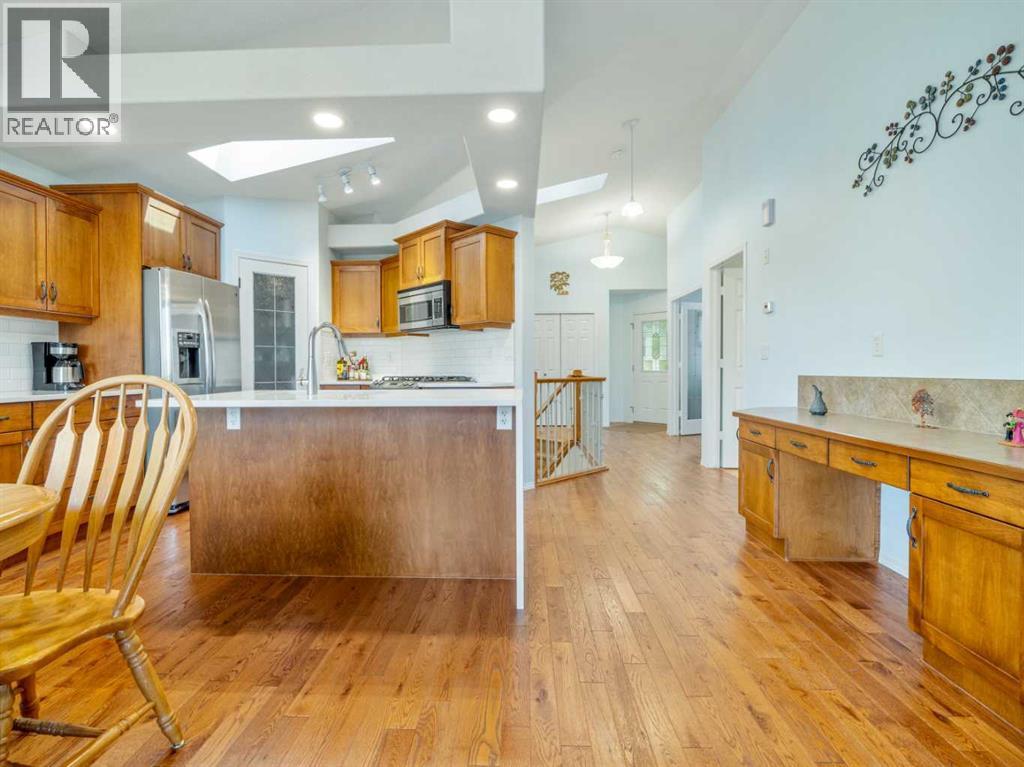 Property at 656 Florence Ho Leong Crescent N image 5