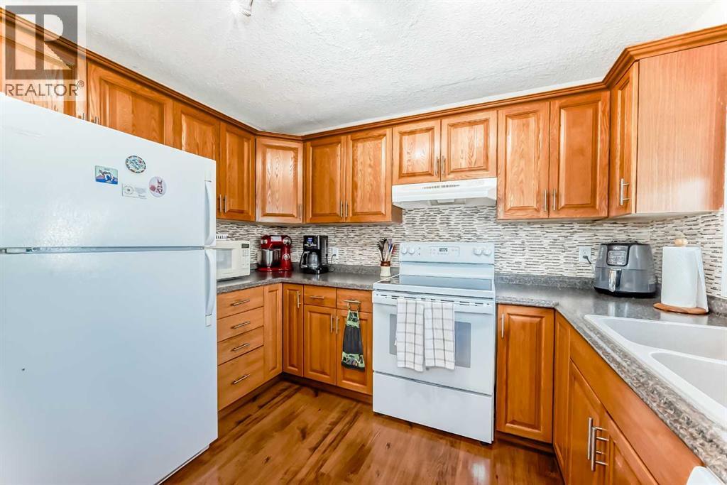 4806 43 Street, Ponoka, Alberta  T4J 1B9 - Photo 5 - A2251603