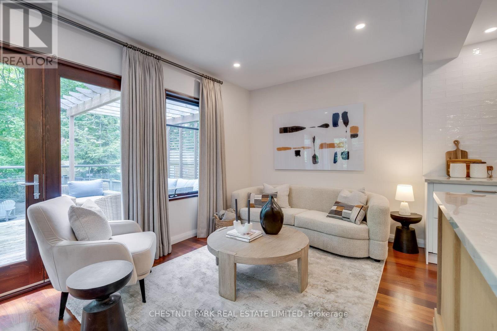 16 Inglewood Drive, Toronto, Ontario  M4T 1G8 - Photo 14 - C12412223