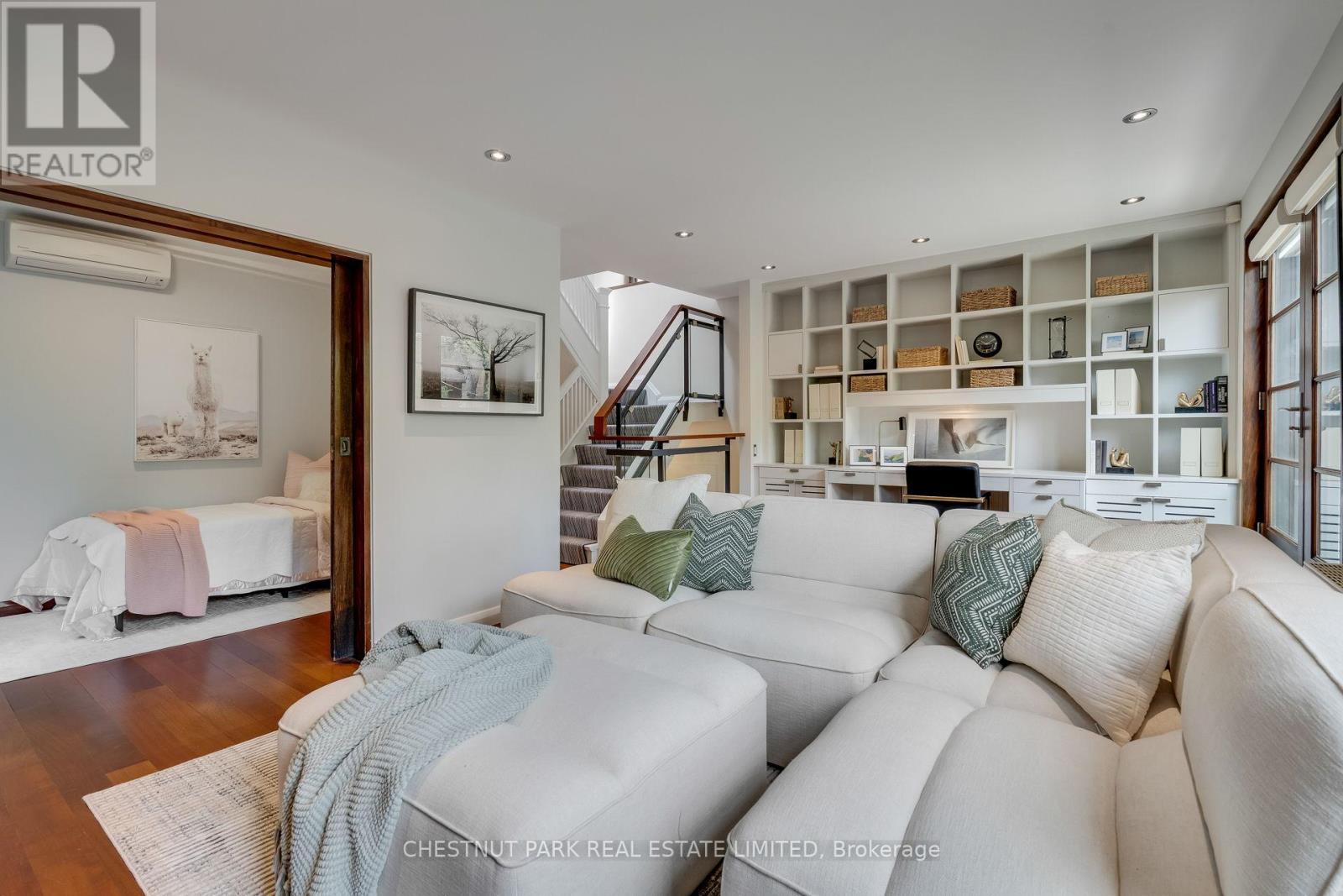 16 Inglewood Drive, Toronto, Ontario  M4T 1G8 - Photo 16 - C12412223