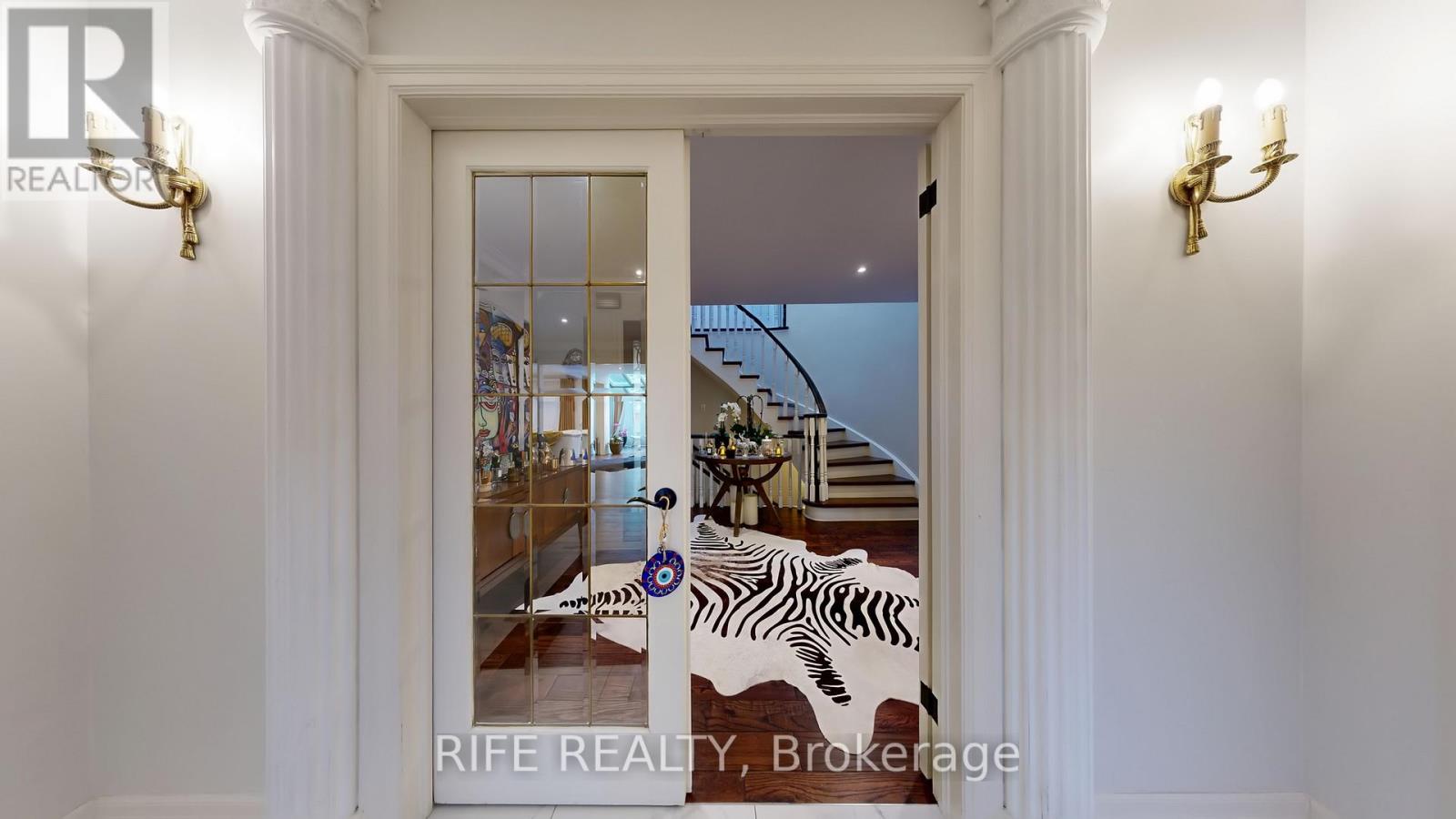 Property at 150 ABBEYWOOD TRAIL image 3