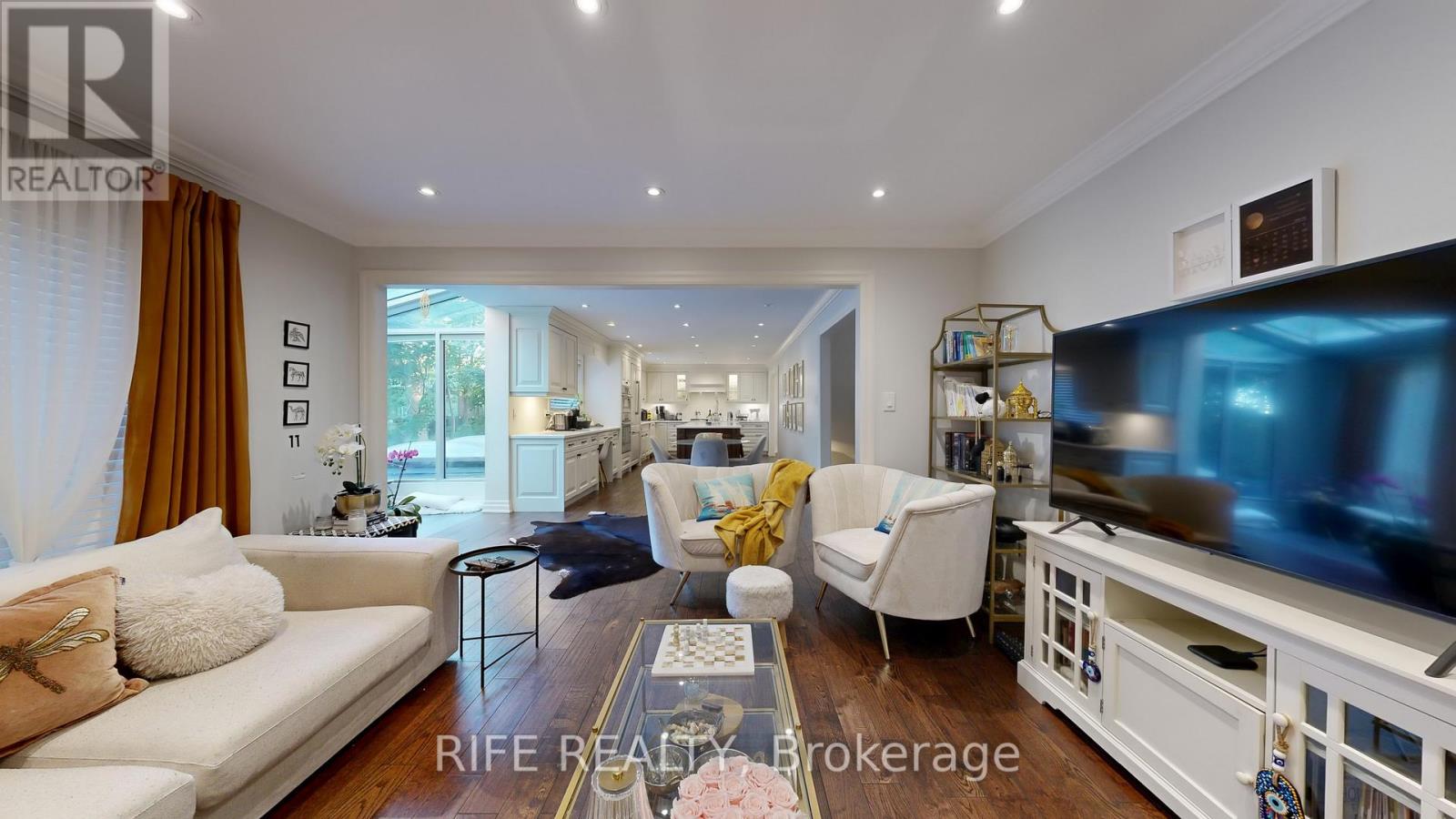 Property at 150 ABBEYWOOD TRAIL image 5