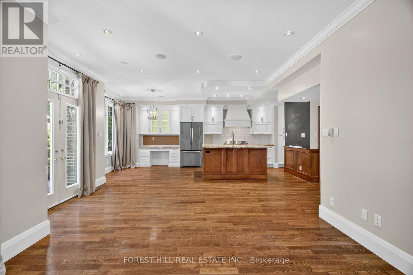 50 Golfdale Road, Toronto, Ontario  M4N 2B6 - Photo 11 - C12412351
