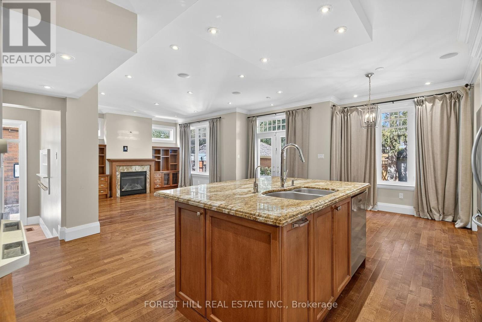 50 Golfdale Road, Toronto, Ontario  M4N 2B6 - Photo 14 - C12412351