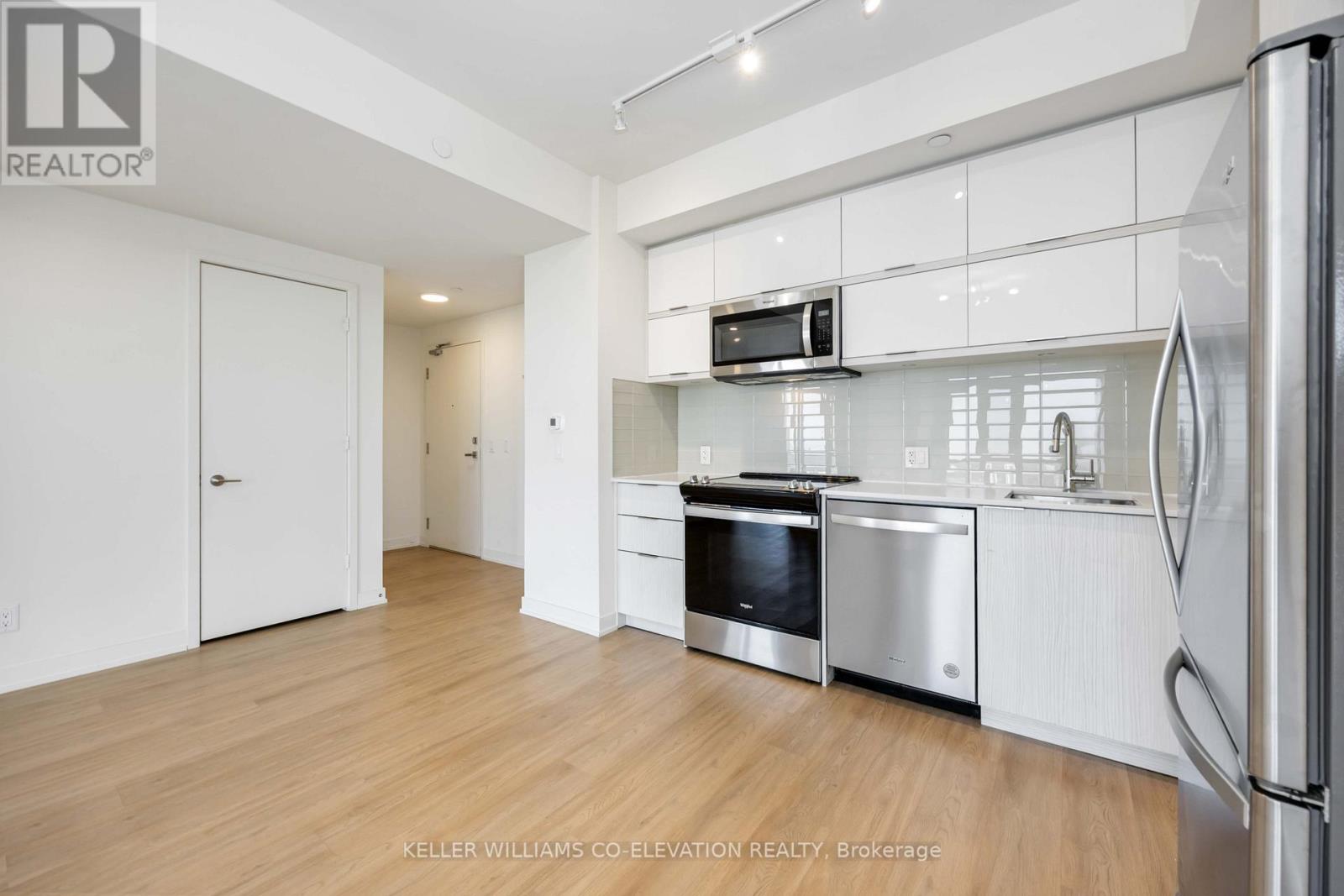 2002 - 10 Deerlick Court, Toronto, Ontario  M3A 0A7 - Photo 3 - C12412367