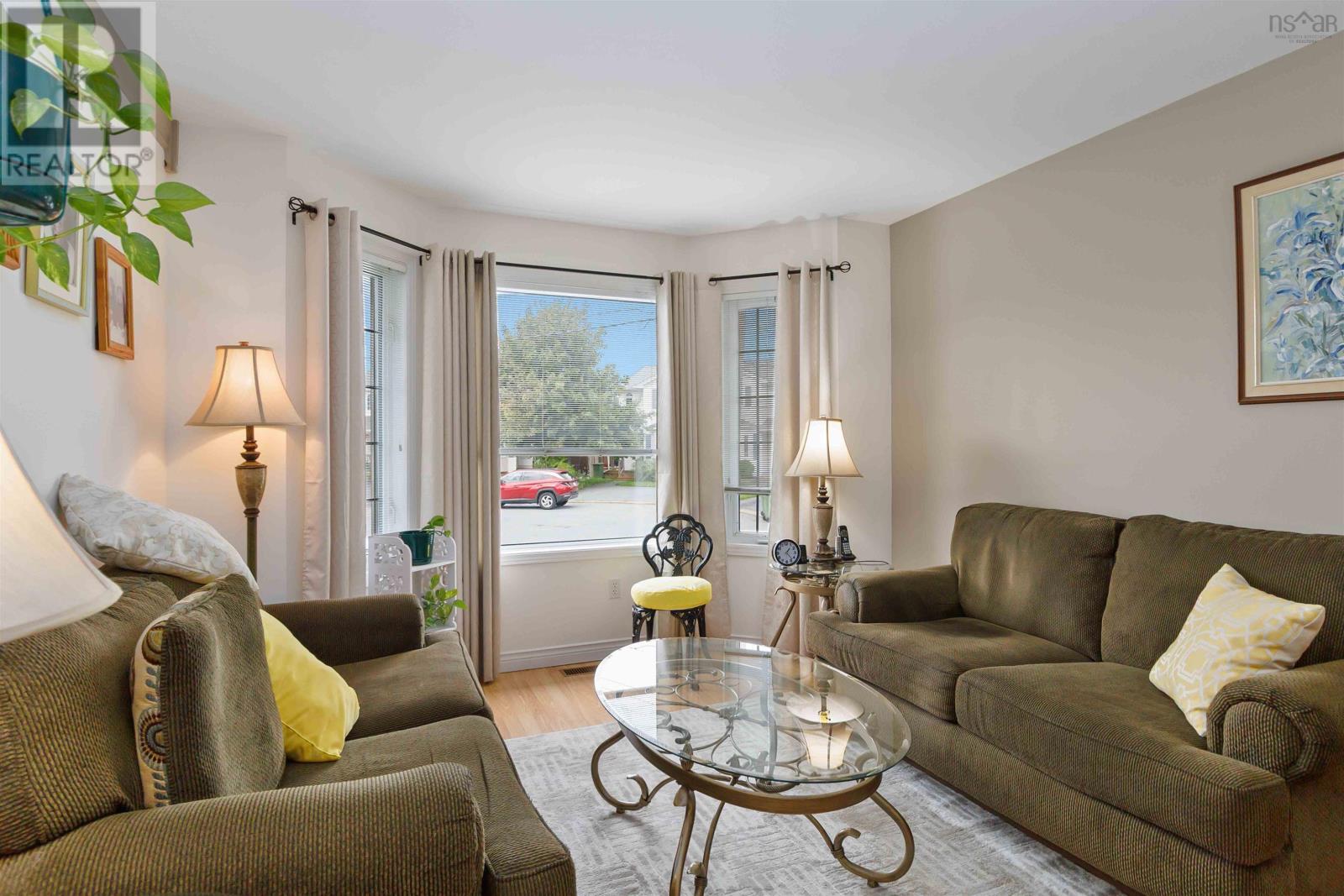 Property at 16 Geovex Court image 5