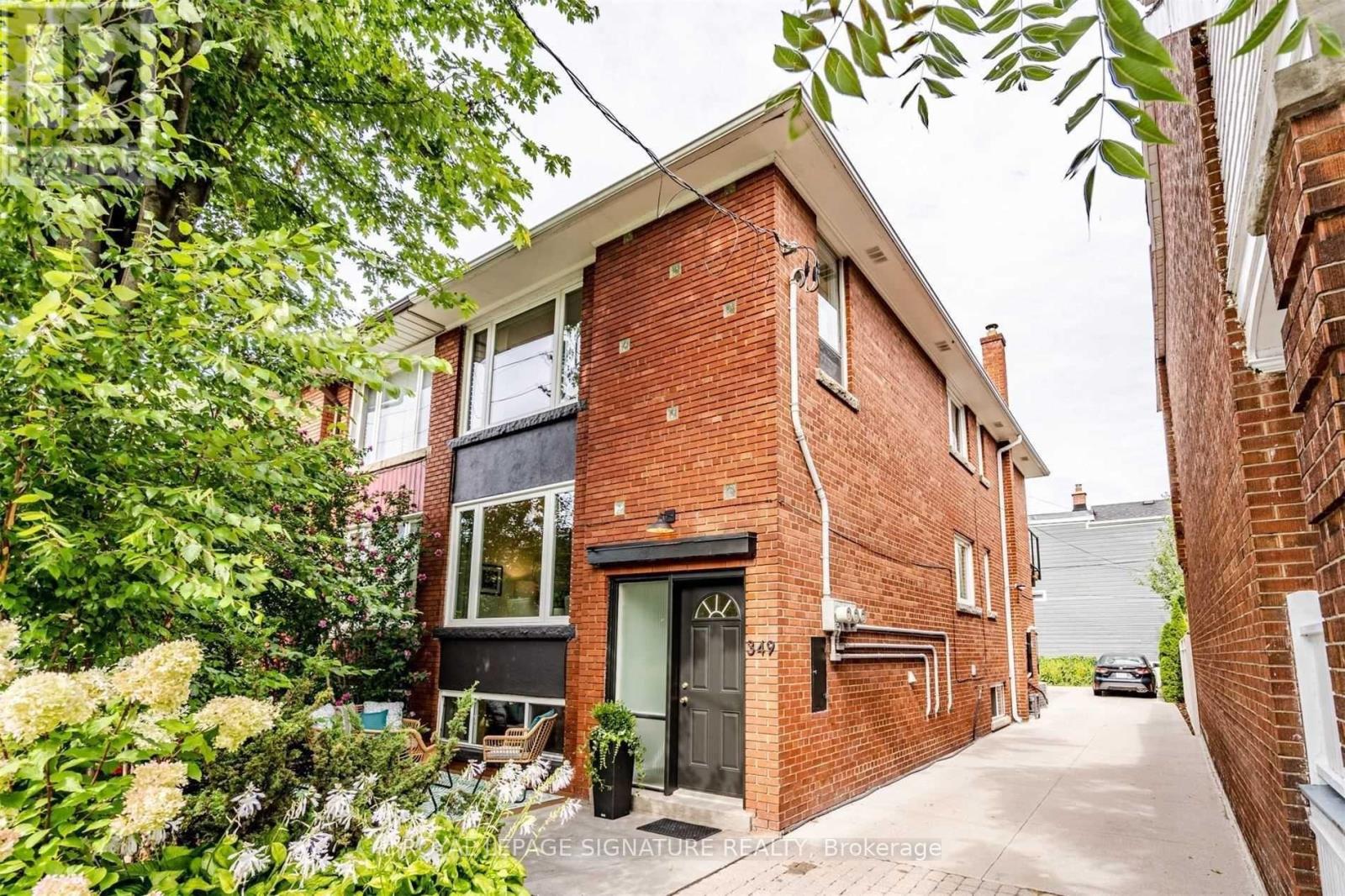 Main - 349 Woodbine Avenue, Toronto, Ontario  M4L 3P5 - Photo 1 - E12412191