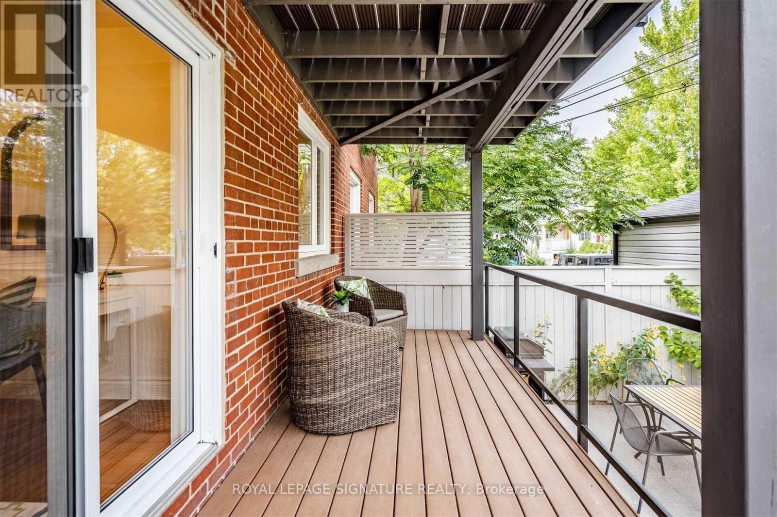 Main - 349 Woodbine Avenue, Toronto, Ontario  M4L 3P5 - Photo 13 - E12412191
