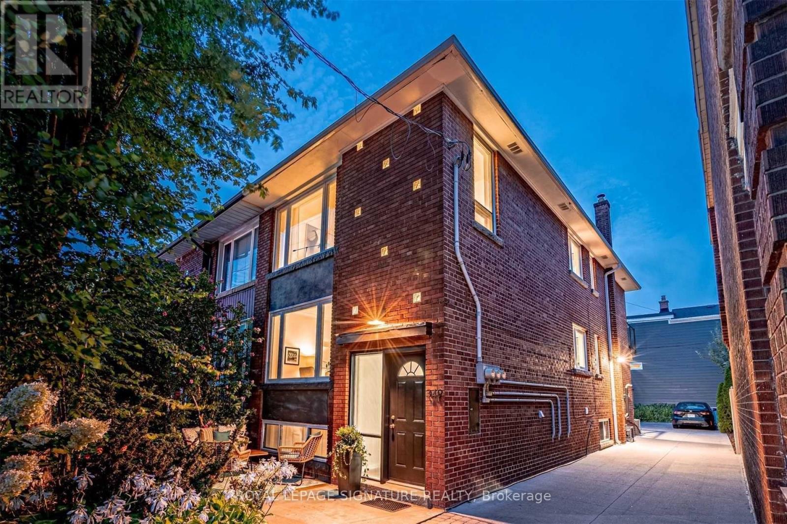 Main - 349 Woodbine Avenue, Toronto, Ontario  M4L 3P5 - Photo 2 - E12412191
