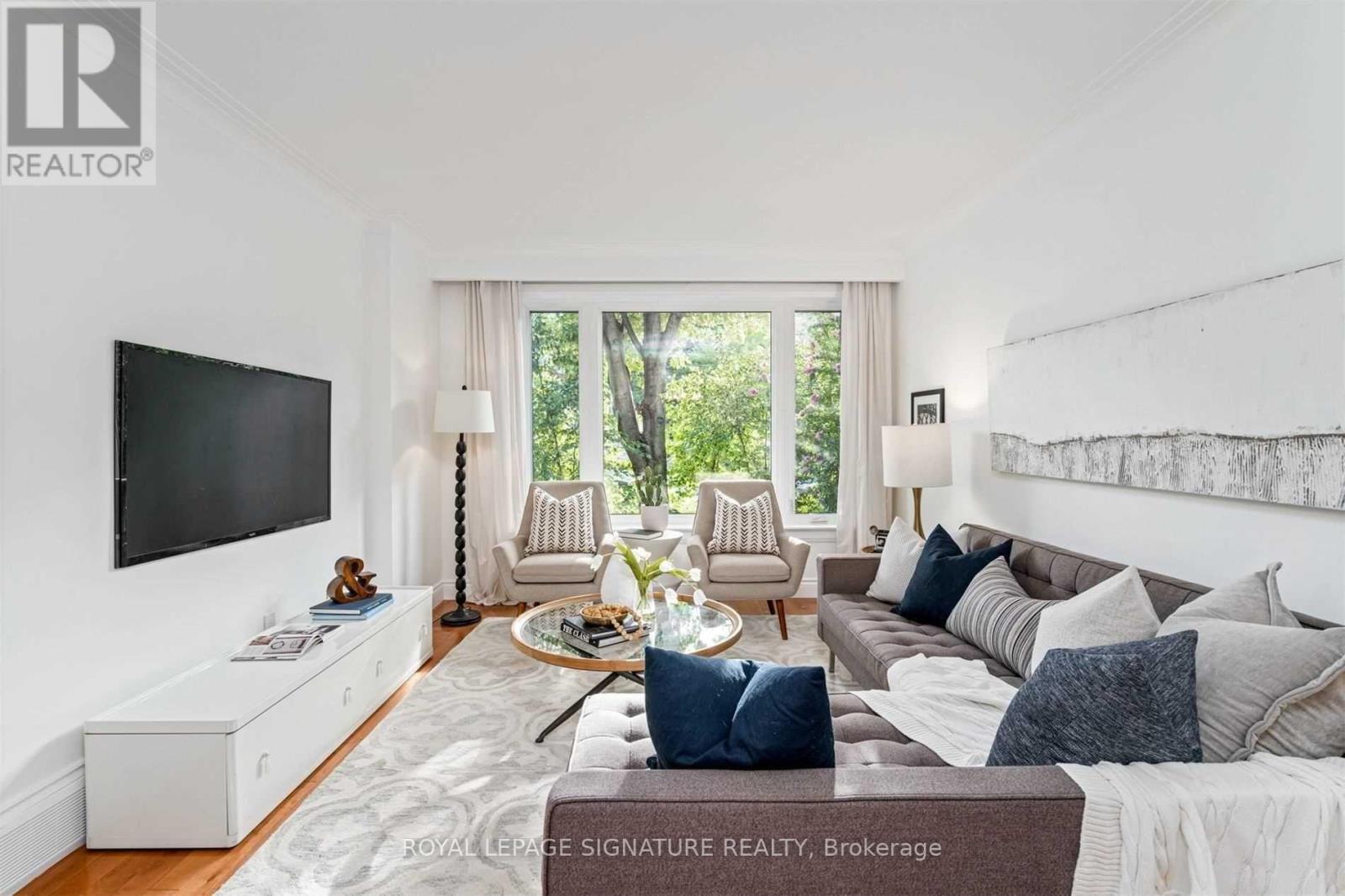 Main - 349 Woodbine Avenue, Toronto, Ontario  M4L 3P5 - Photo 4 - E12412191