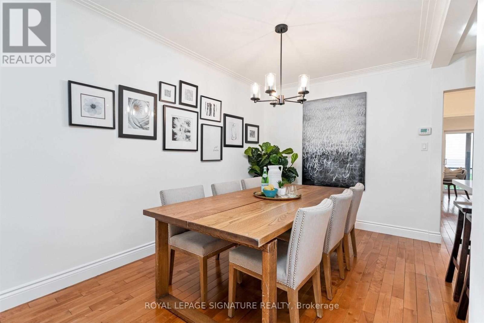 Main - 349 Woodbine Avenue, Toronto, Ontario  M4L 3P5 - Photo 5 - E12412191