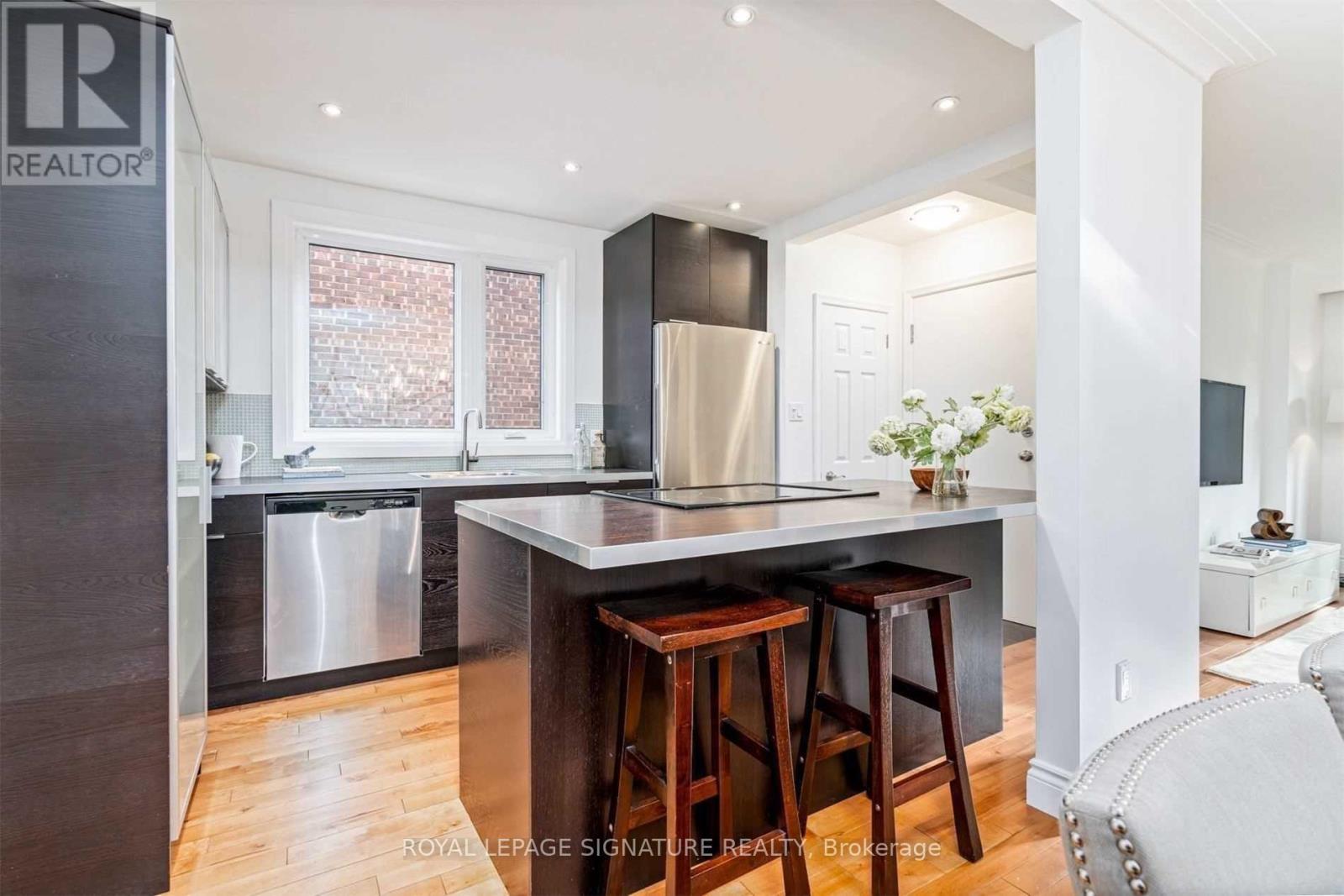 Main - 349 Woodbine Avenue, Toronto, Ontario  M4L 3P5 - Photo 7 - E12412191