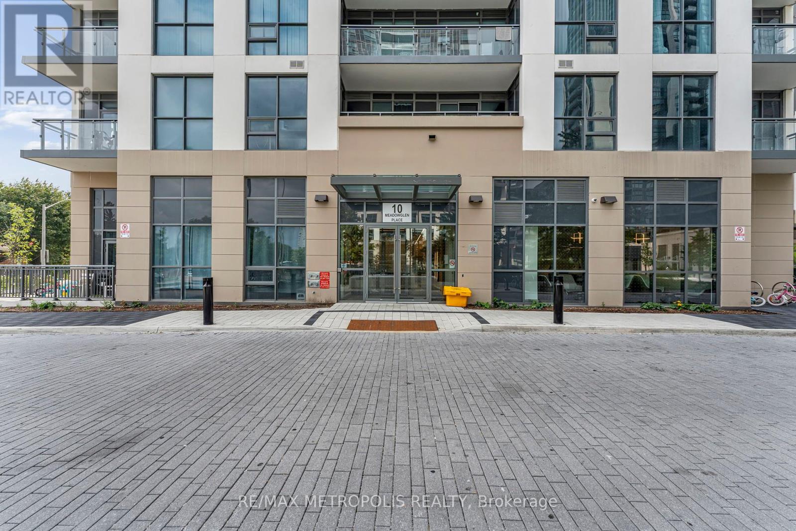 403 - 10 Meadowglen Place, Toronto, Ontario  M1G 0A8 - Photo 4 - E12412270