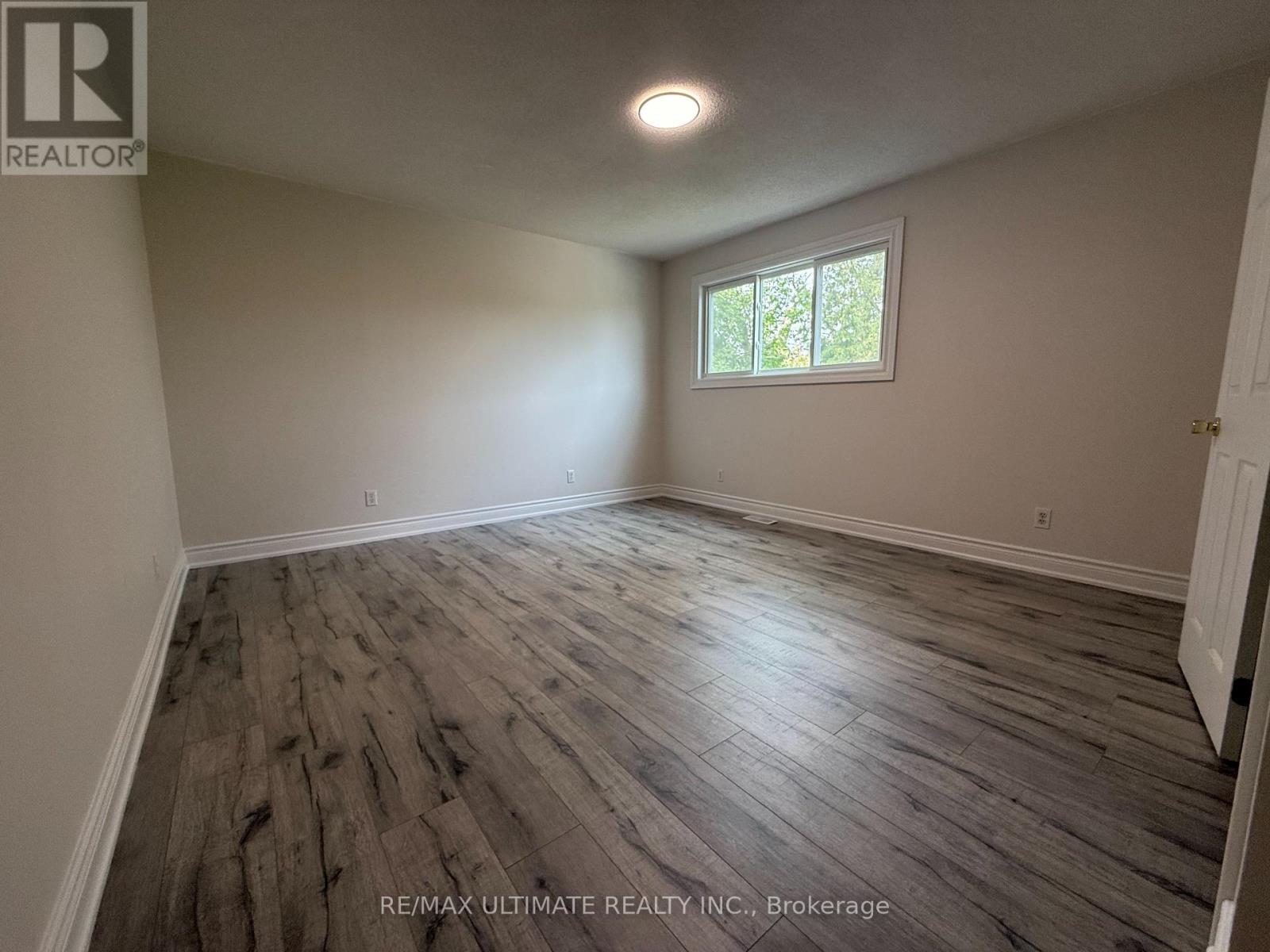 Side Unit B - 50 Pinery Lane, Georgina, Ontario  L0E 1L0 - Photo 14 - N12412172