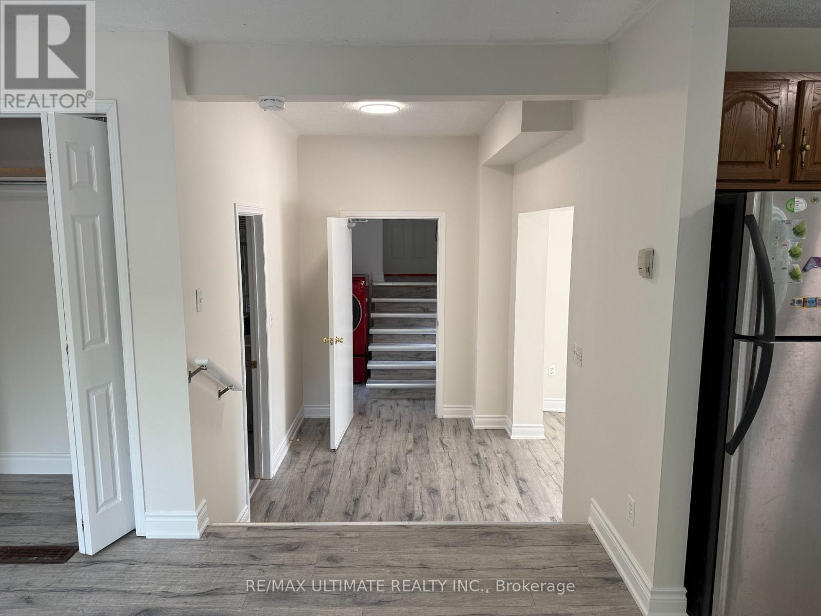 Side Unit B - 50 Pinery Lane, Georgina, Ontario  L0E 1L0 - Photo 8 - N12412172