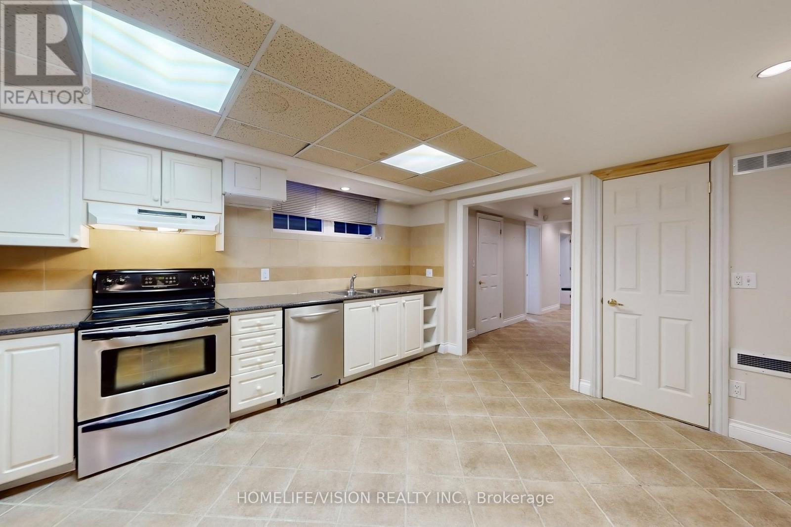 135 Patricia Drive, King, Ontario  L7B 1H3 - Photo 27 - N12412175