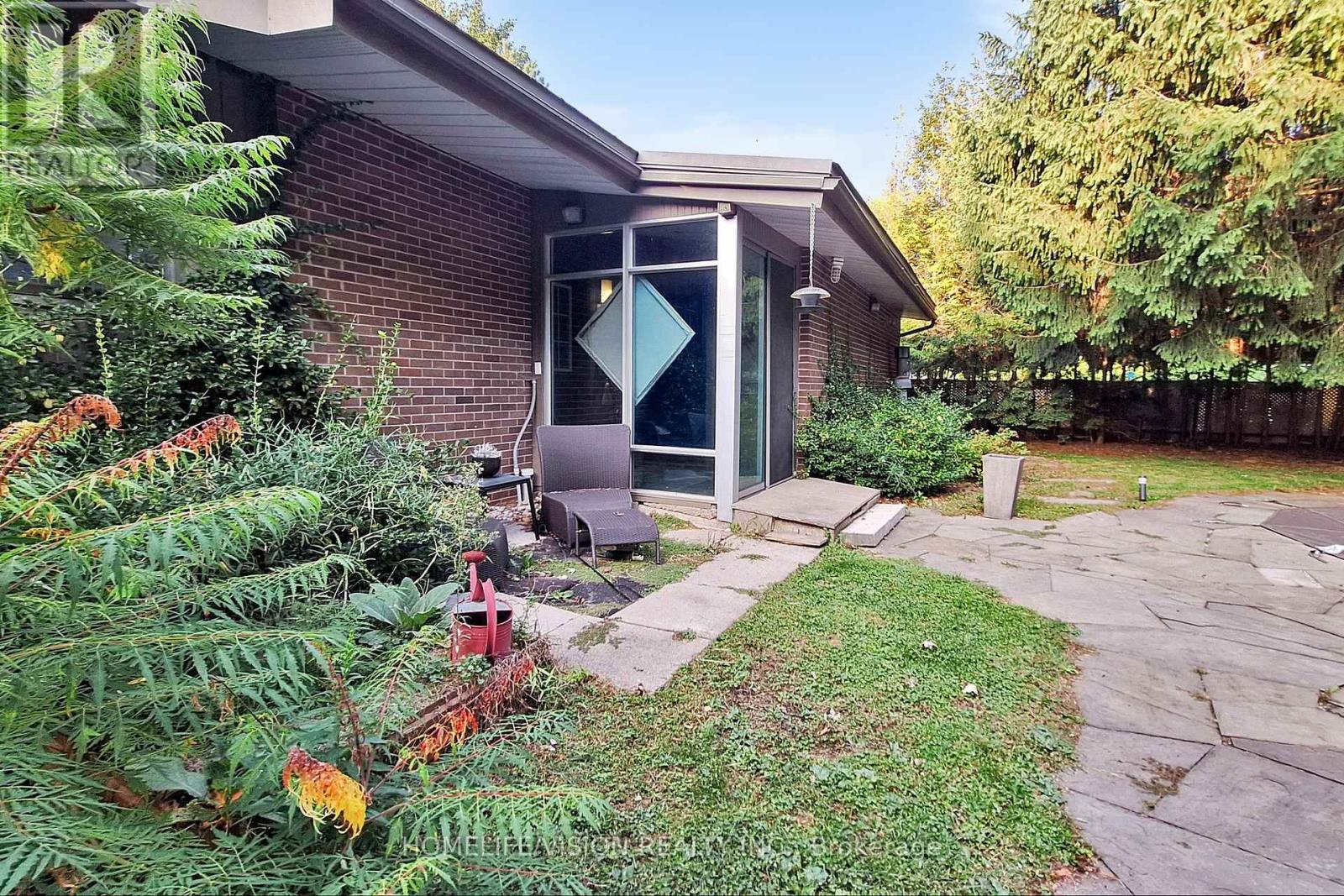 135 Patricia Drive, King, Ontario  L7B 1H3 - Photo 34 - N12412175