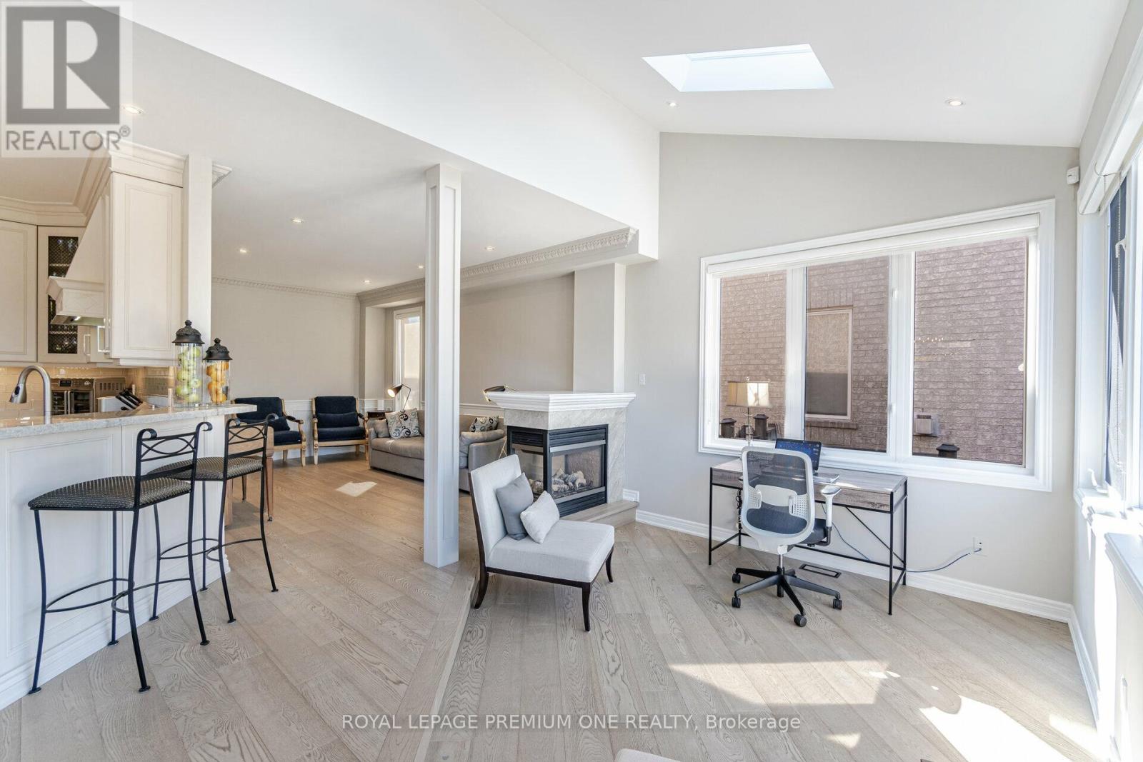 60 Julia Valentina Avenue, Vaughan, Ontario  L4H 1Y9 - Photo 12 - N12412188