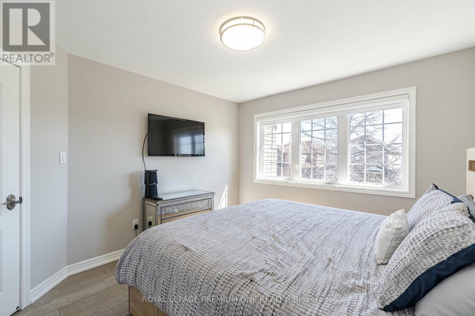 60 Julia Valentina Avenue, Vaughan, Ontario  L4H 1Y9 - Photo 35 - N12412188