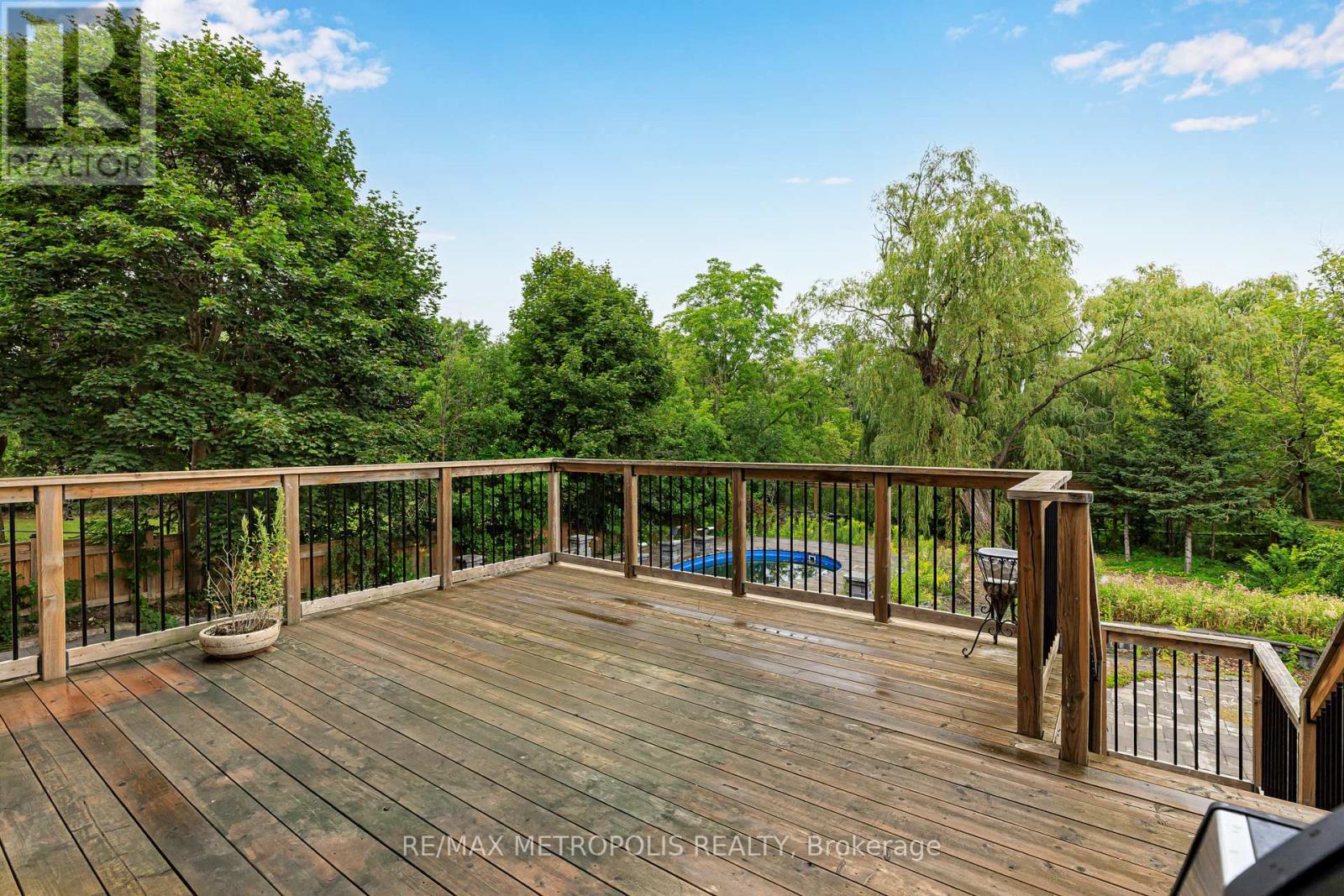 2 Poplar Drive, Richmond Hill, Ontario  L4E 2W5 - Photo 22 - N12412196
