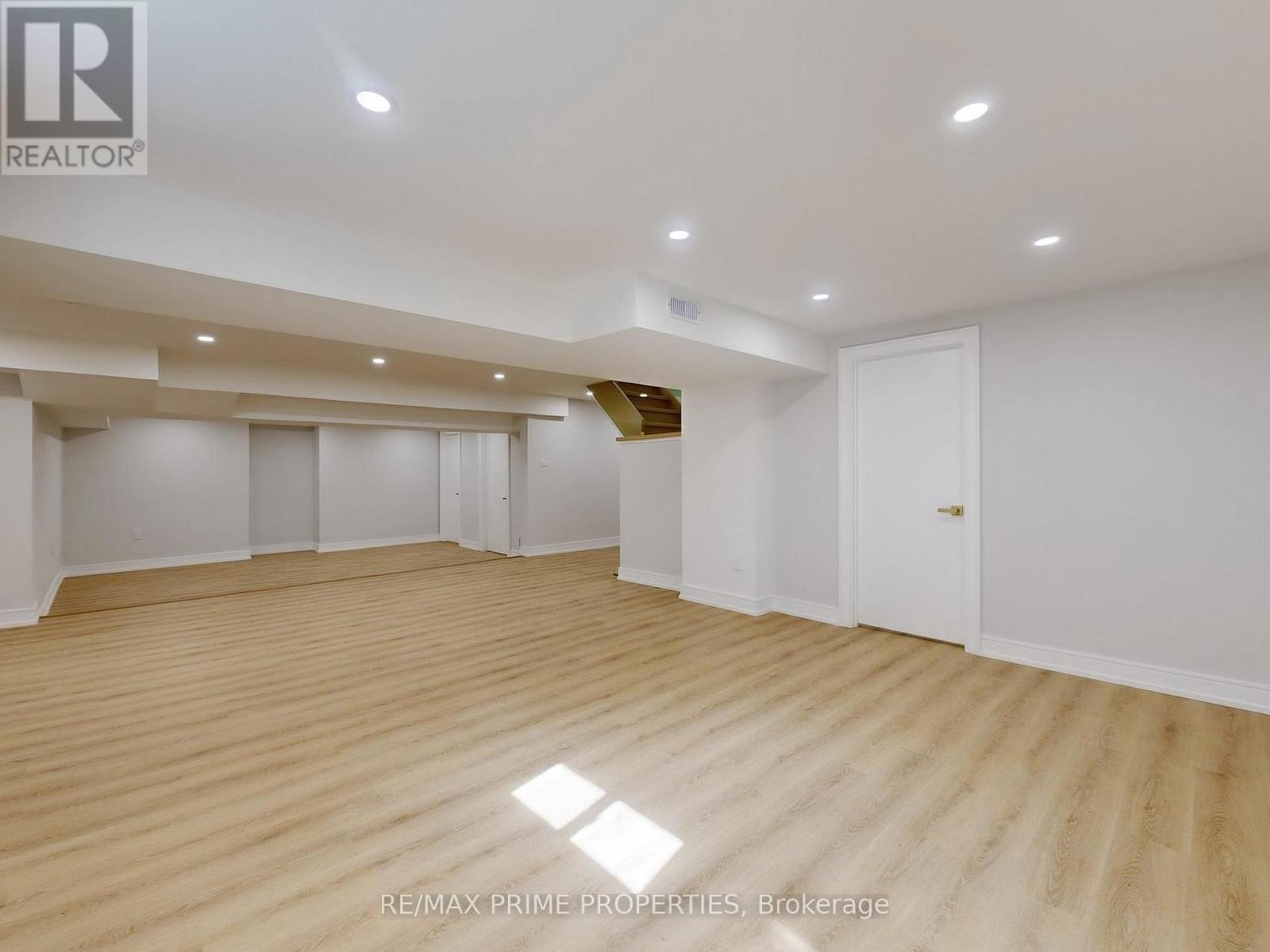 137 Old Surrey Lane, Richmond Hill, Ontario  L4C 6R9 - Photo 38 - N12412201