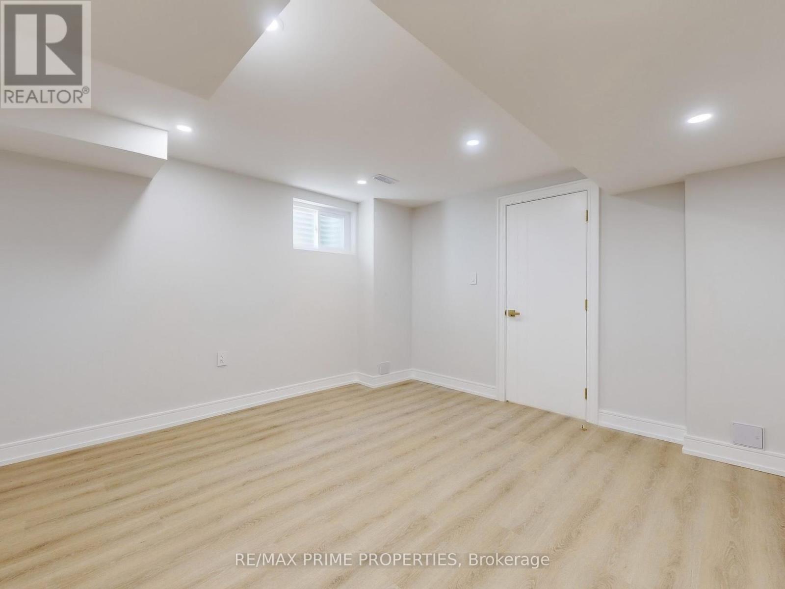 137 Old Surrey Lane, Richmond Hill, Ontario  L4C 6R9 - Photo 44 - N12412201