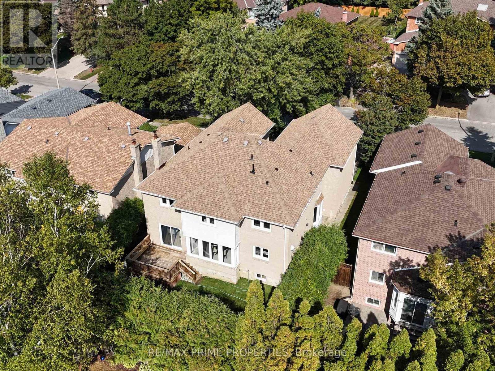 137 Old Surrey Lane, Richmond Hill, Ontario  L4C 6R9 - Photo 47 - N12412201