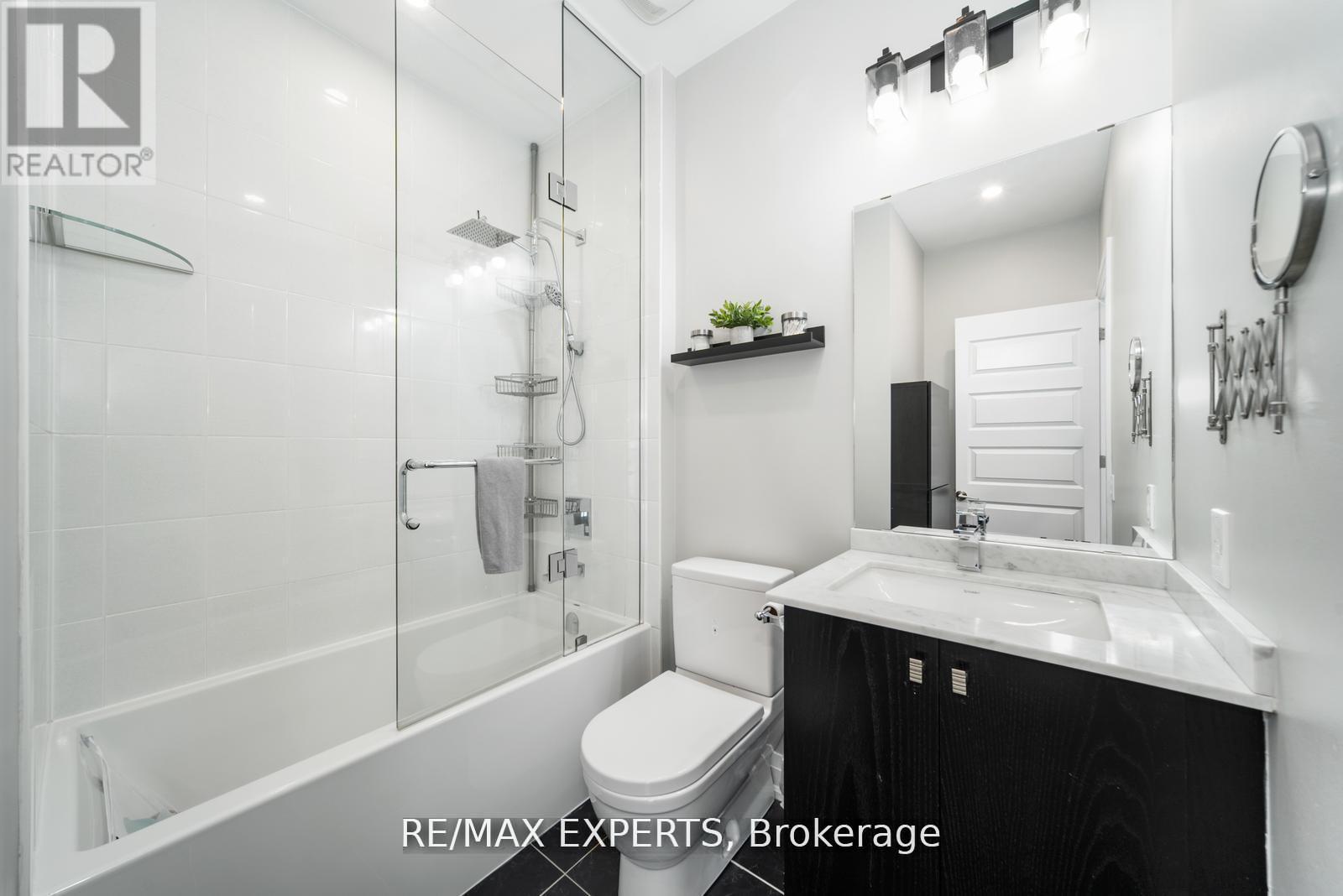 40 - 8167 Kipling Avenue, Vaughan, Ontario  L4L 0G4 - Photo 22 - N12412298