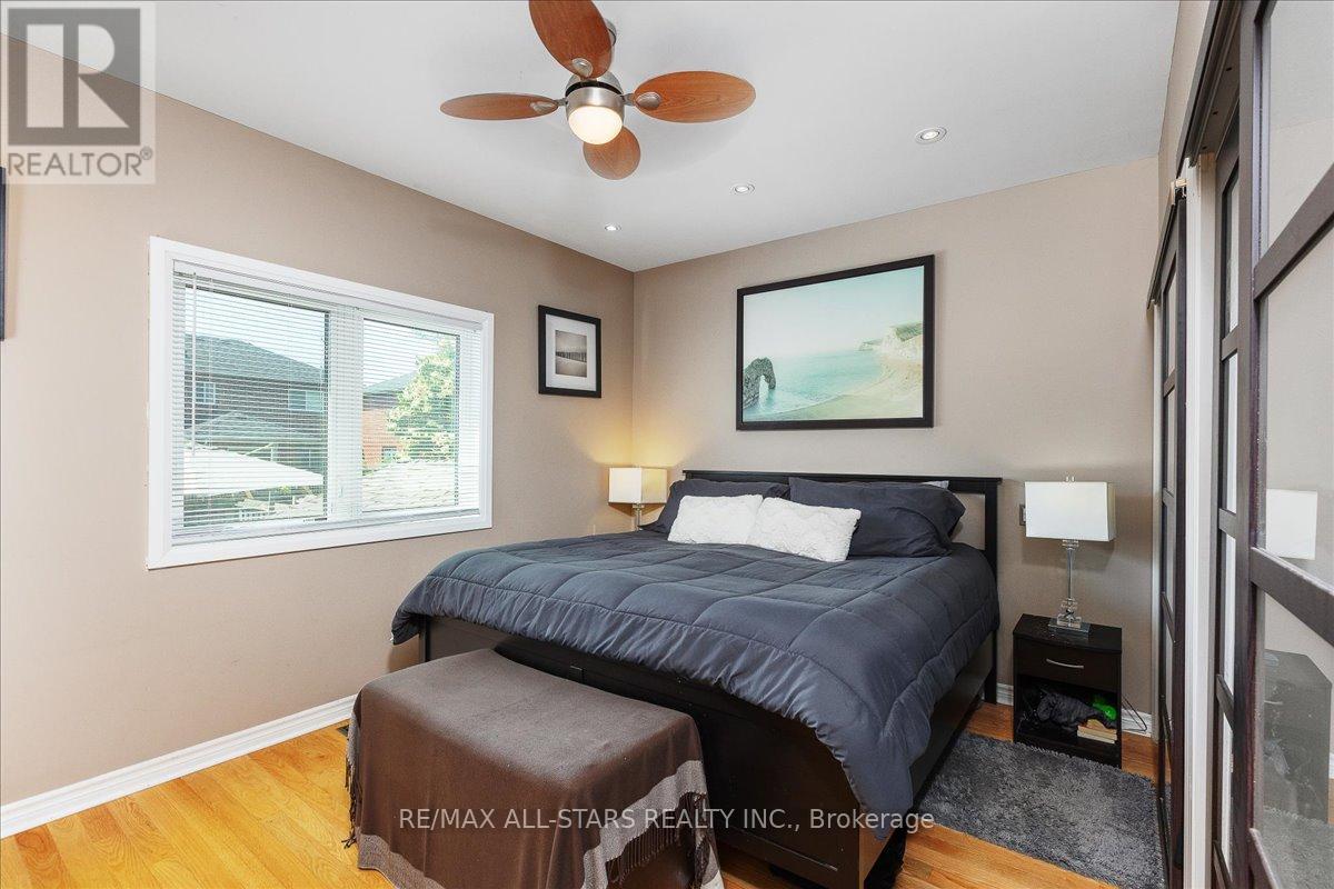98 Bayview Avenue, Georgina, Ontario  L4P 2S9 - Photo 21 - N12412302
