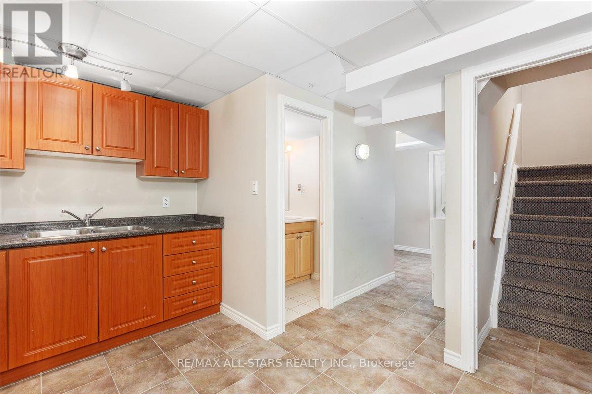 98 Bayview Avenue, Georgina, Ontario  L4P 2S9 - Photo 25 - N12412302