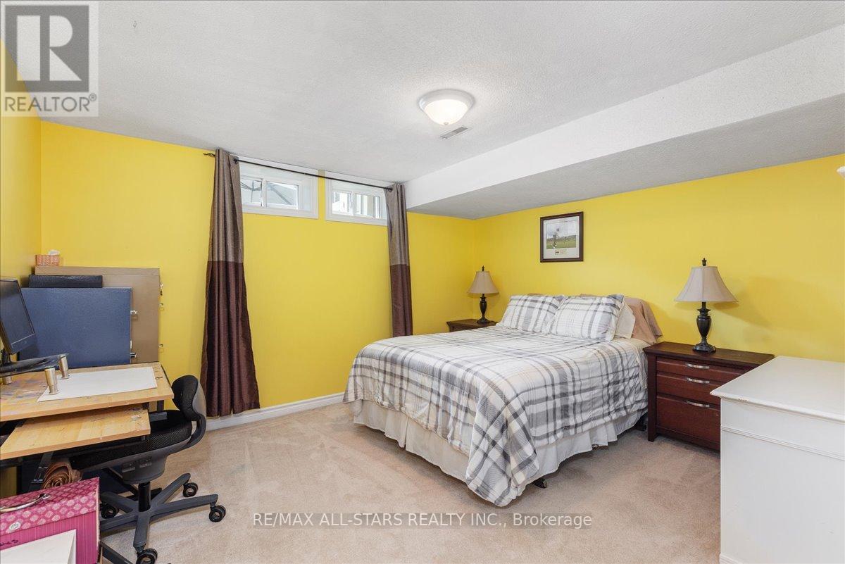98 Bayview Avenue, Georgina, Ontario  L4P 2S9 - Photo 29 - N12412302