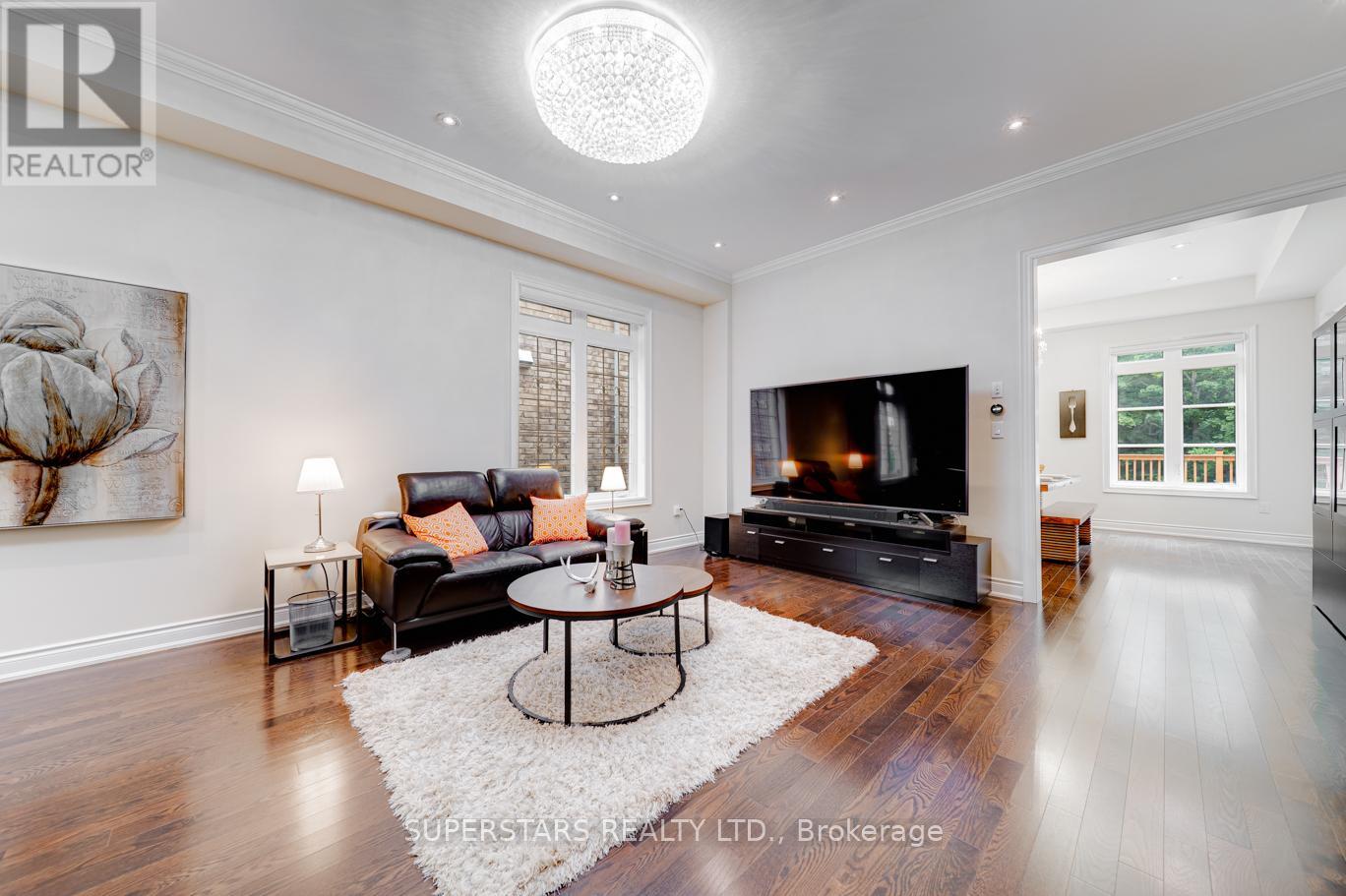 65 Meadowsweet Lane, Richmond Hill, Ontario  L4E 1B9 - Photo 4 - N12412319