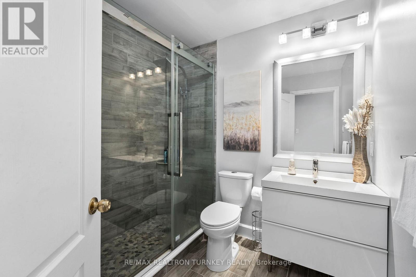 84 Admiral Crescent, Essa, Ontario  L0M 1B4 - Photo 19 - N12412325