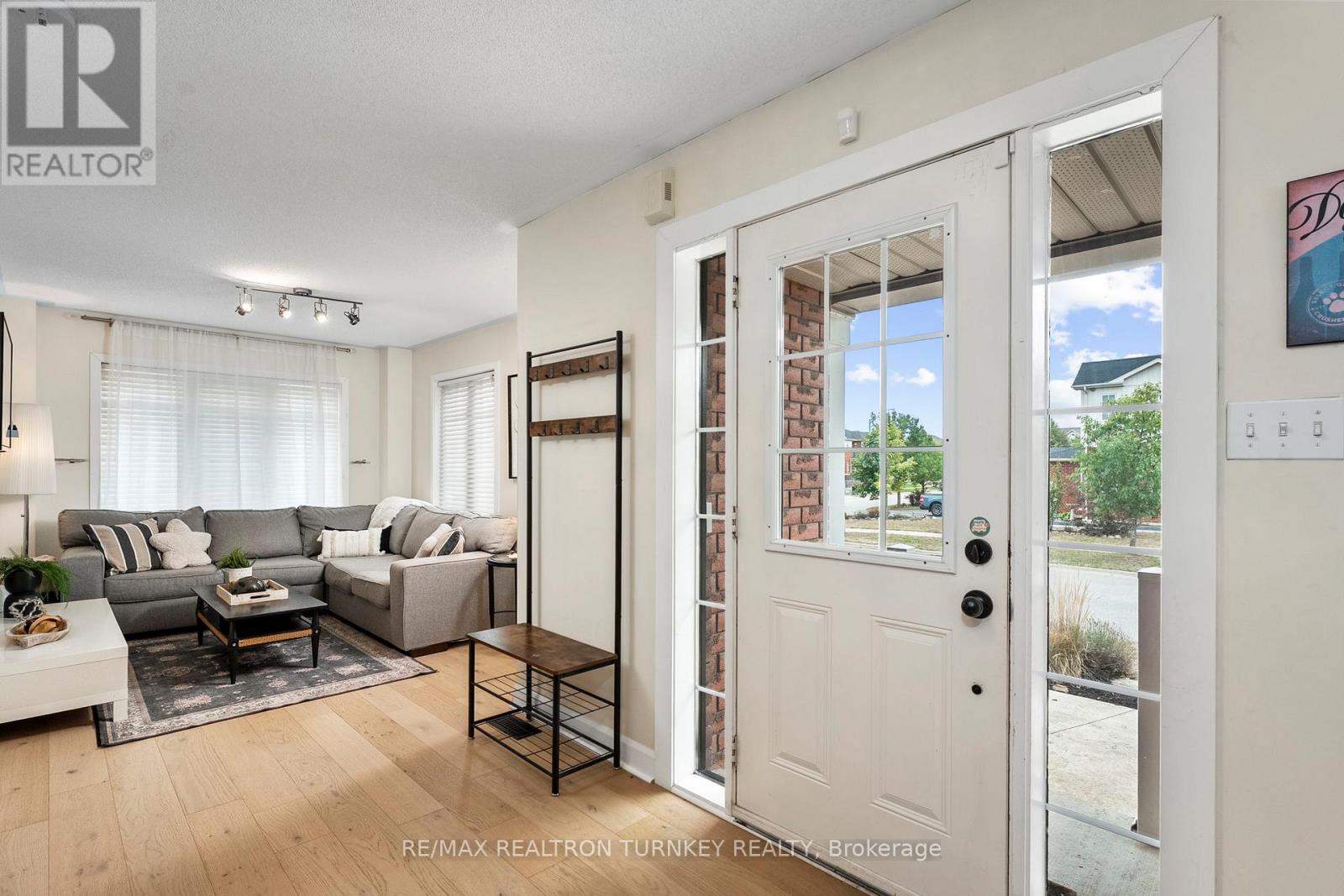 84 Admiral Crescent, Essa, Ontario  L0M 1B4 - Photo 2 - N12412325