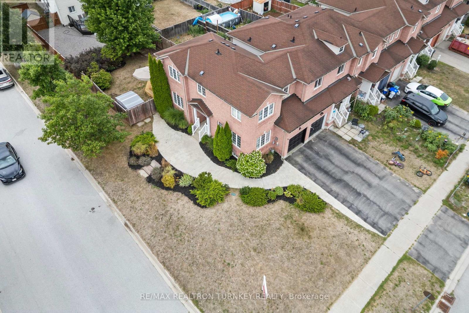 84 Admiral Crescent, Essa, Ontario  L0M 1B4 - Photo 34 - N12412325
