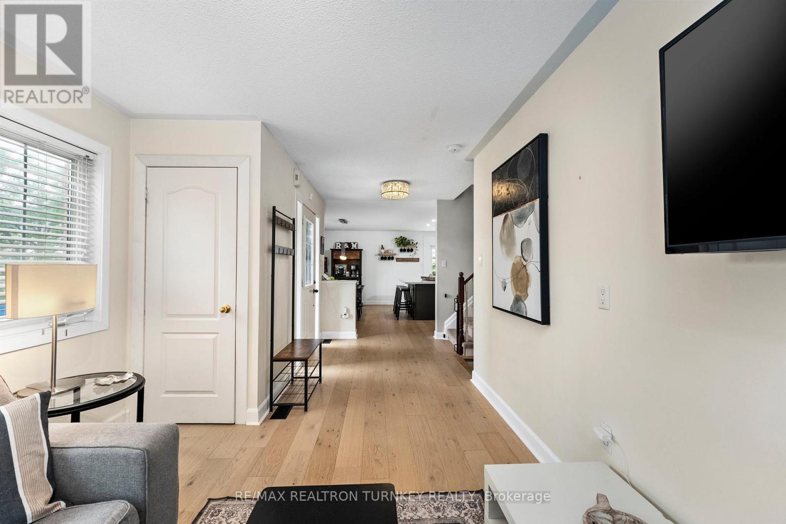 84 Admiral Crescent, Essa, Ontario  L0M 1B4 - Photo 6 - N12412325