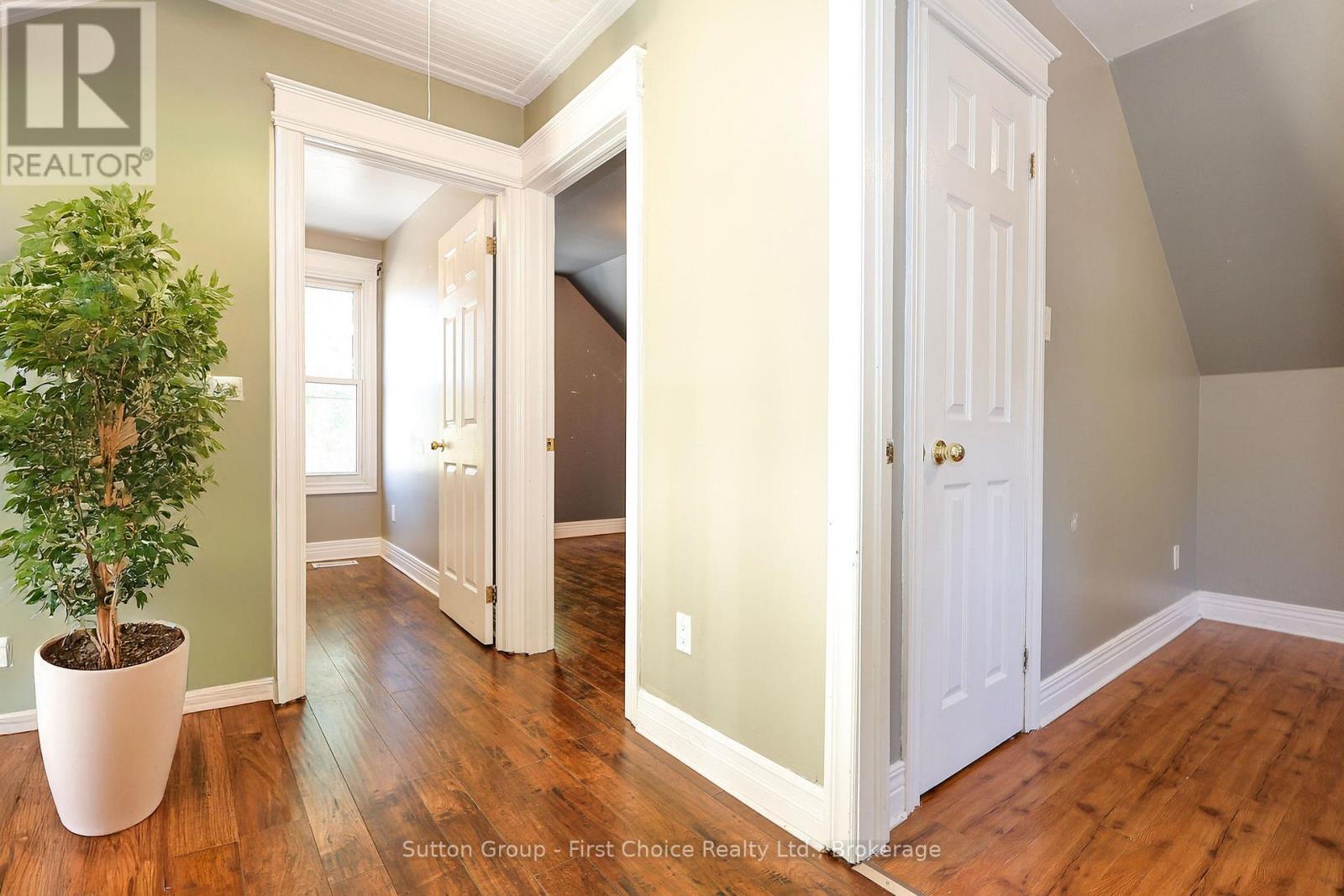 122 Trinity Street, Stratford, Ontario  N5A 4P6 - Photo 29 - X12108759