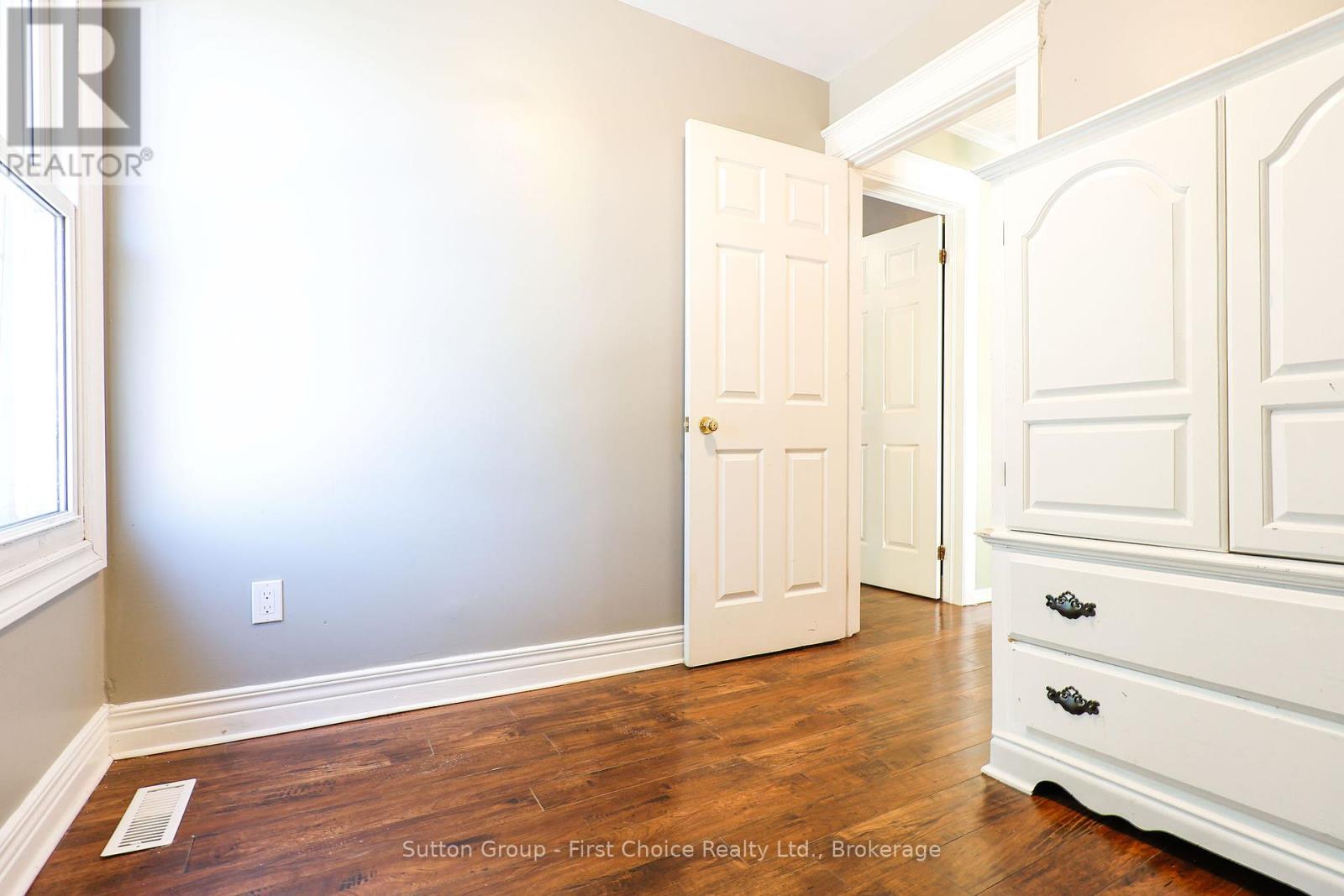 122 Trinity Street, Stratford, Ontario  N5A 4P6 - Photo 34 - X12108759
