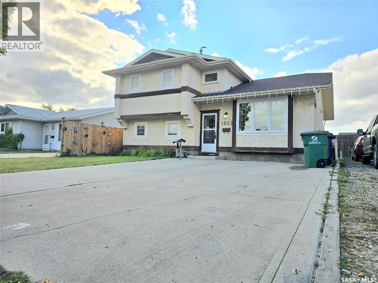 1023 Steeves Avenue, Saskatoon, Saskatchewan  S7L 5N6 - Photo 3 - SK018723