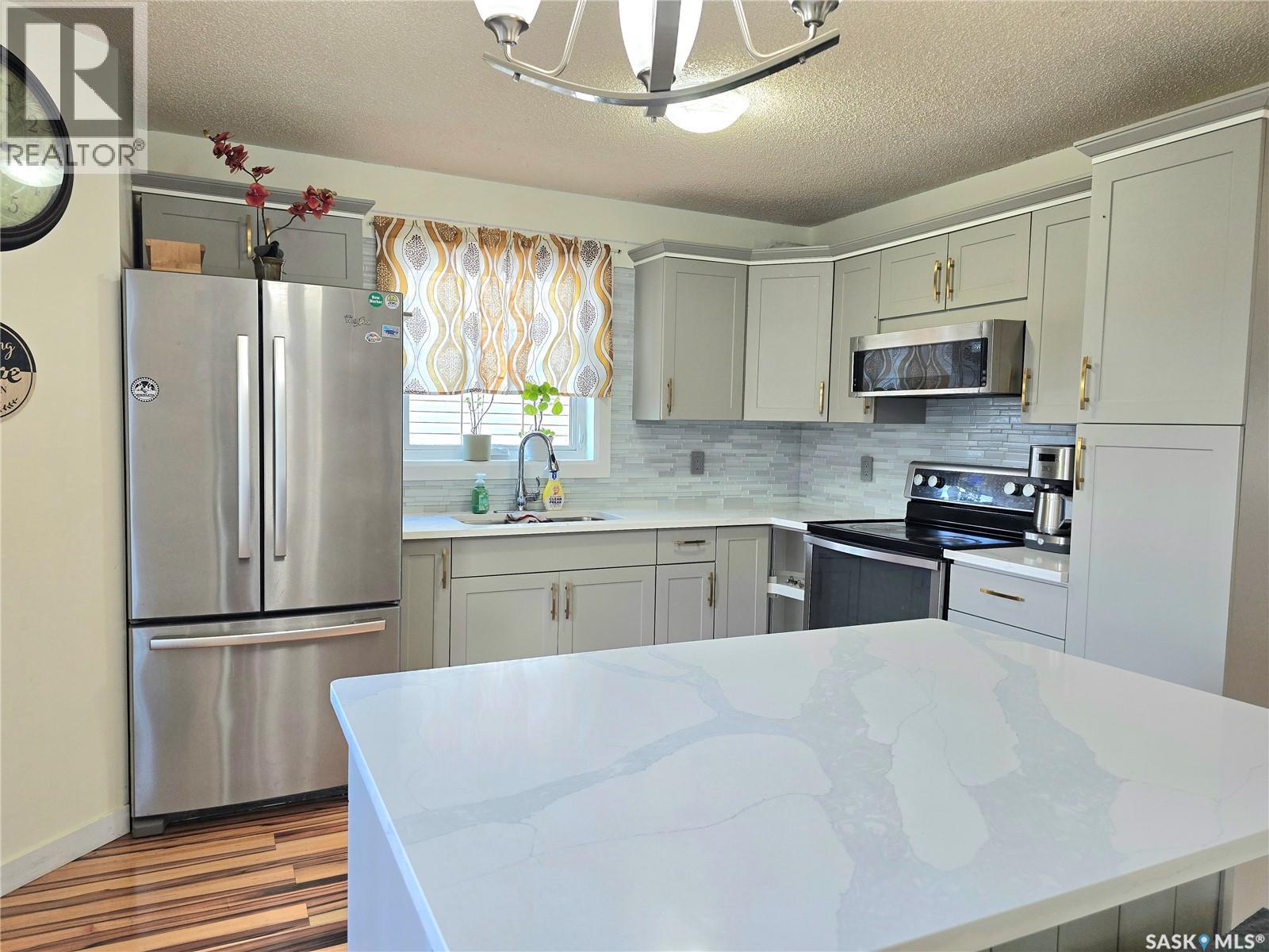 1023 Steeves Avenue, Saskatoon, Saskatchewan  S7L 5N6 - Photo 8 - SK018723