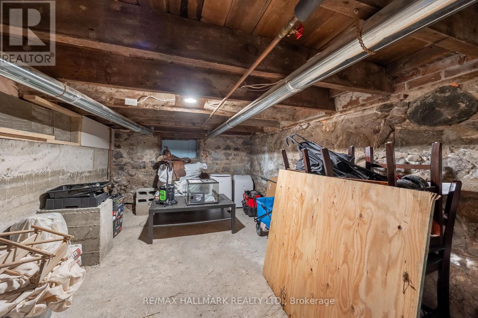 23 Douglas Street, Orillia, Ontario  L3V 5Y3 - Photo 21 - S12412277