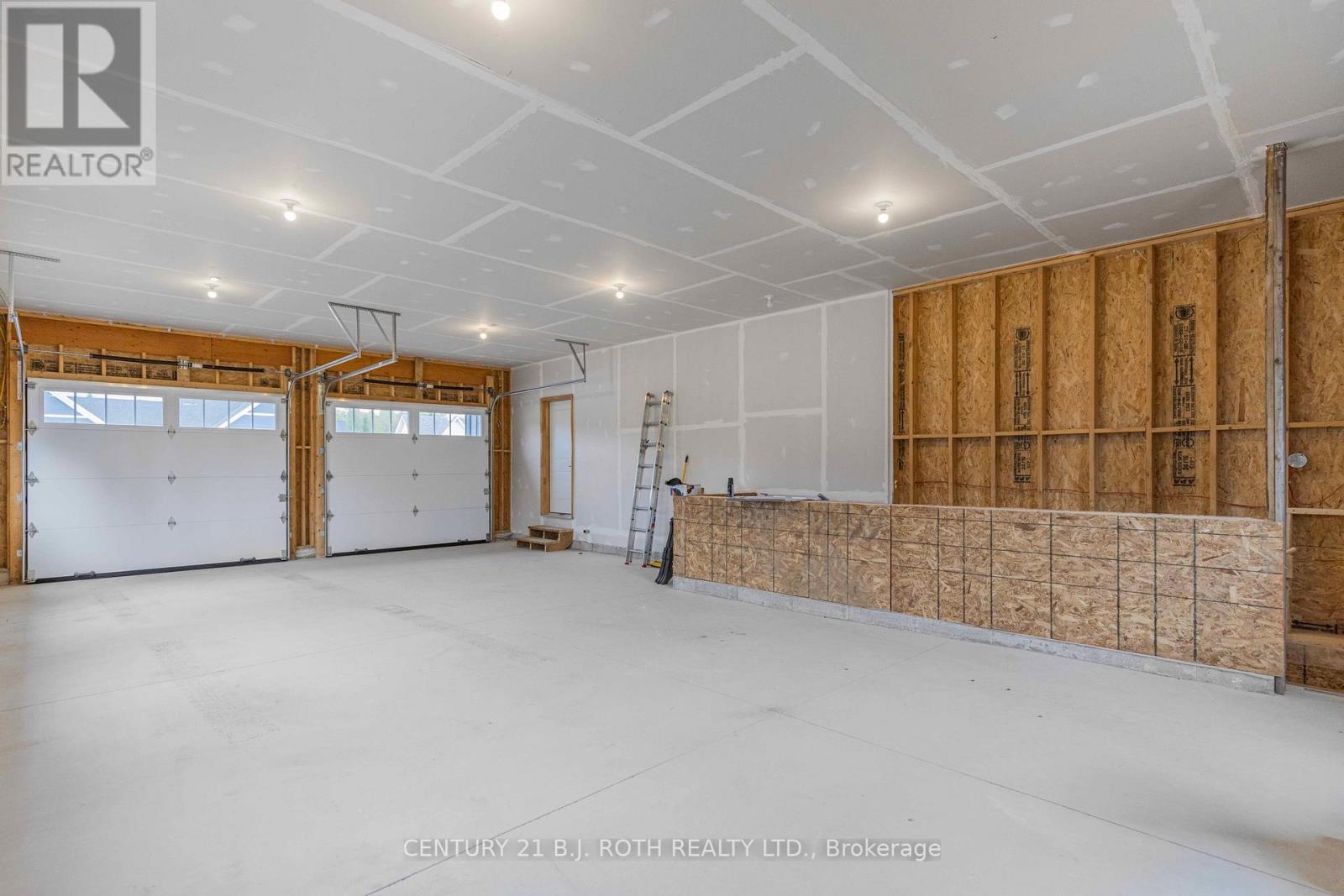 8 Clydesdale Court, Oro-Medonte, Ontario  L0K 1E0 - Photo 27 - S12412346