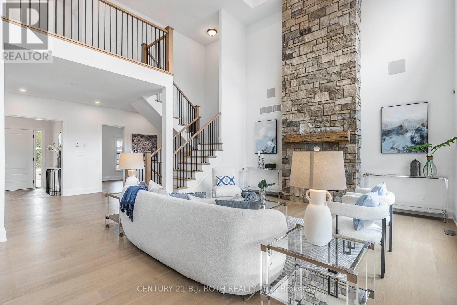 8 Clydesdale Court, Oro-Medonte, Ontario  L0K 1E0 - Photo 8 - S12412346