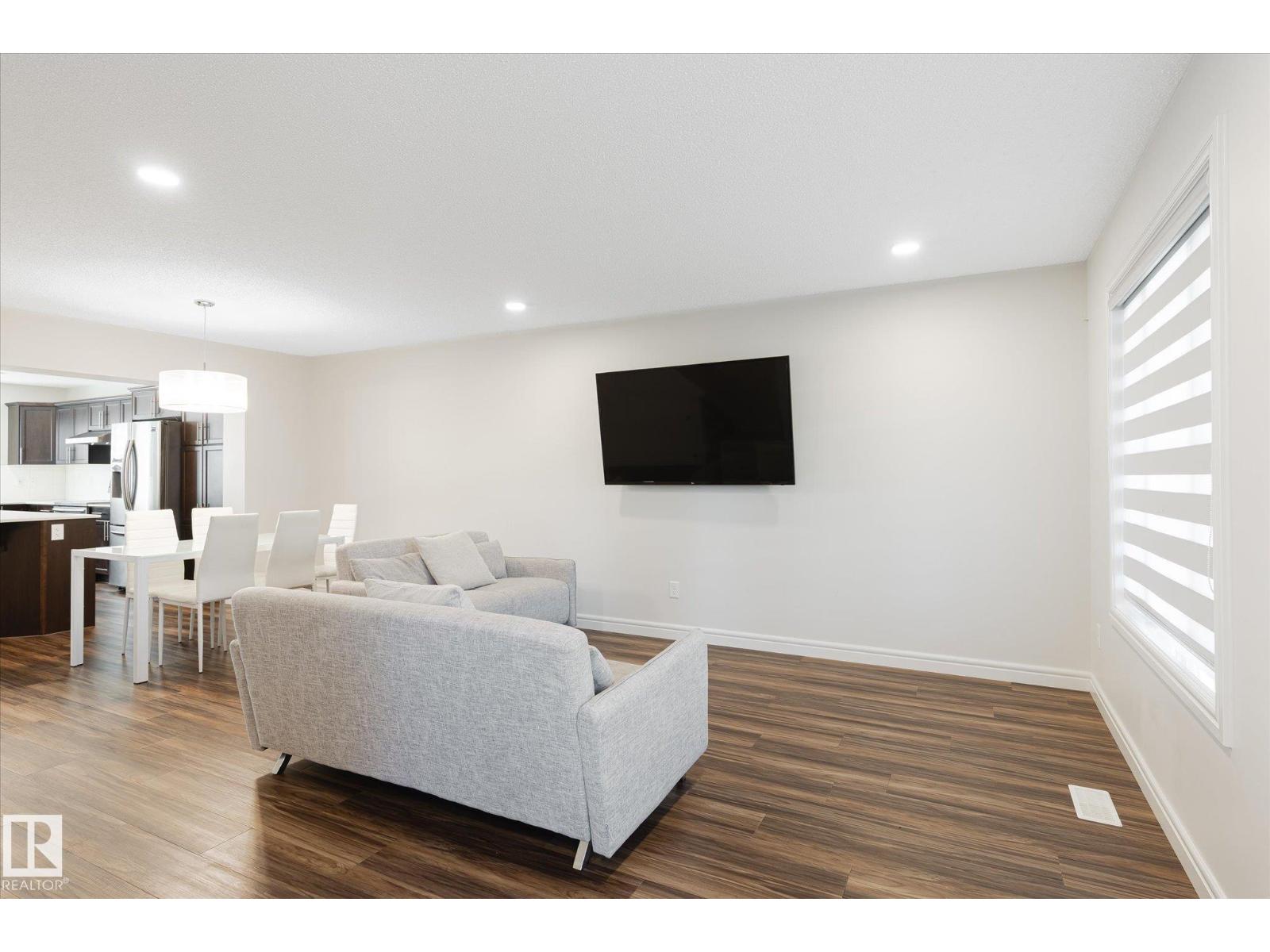 2053 Graydon Hill Cr Sw, Edmonton, Alberta  T6W 4C5 - Photo 7 - E4458341