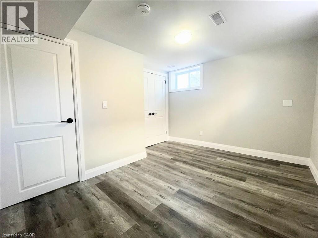 242 West 17th Street Unit# Lower, Hamilton, Ontario  L9C 4G2 - Photo 10 - 40770815